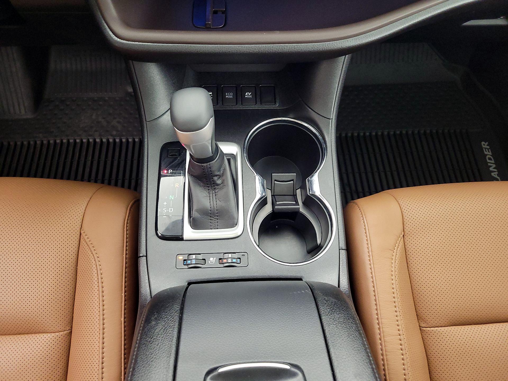 Thumbnail: 2019 Toyota Highlander - 18