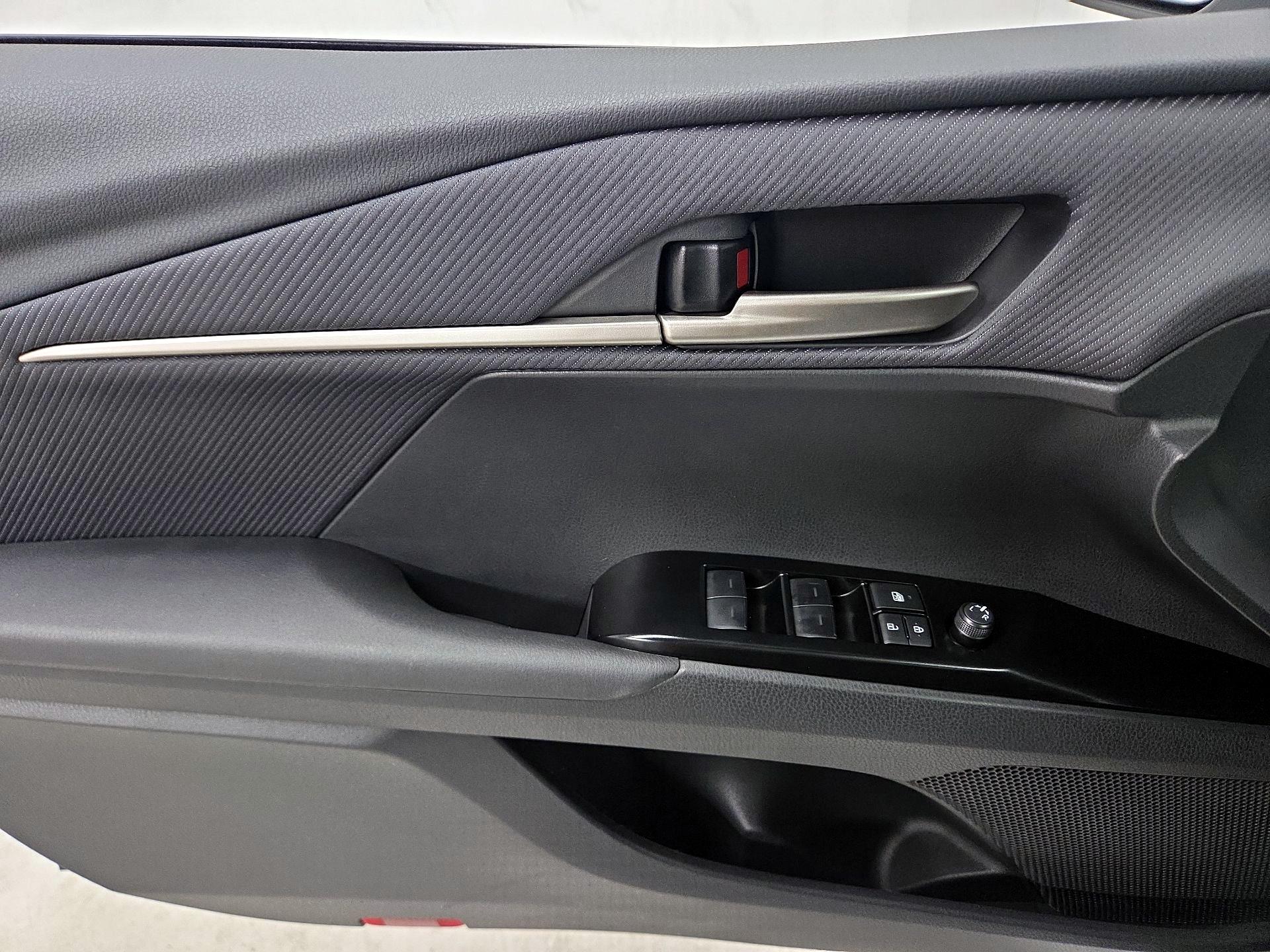 Thumbnail: 2025 Toyota Camry - 12