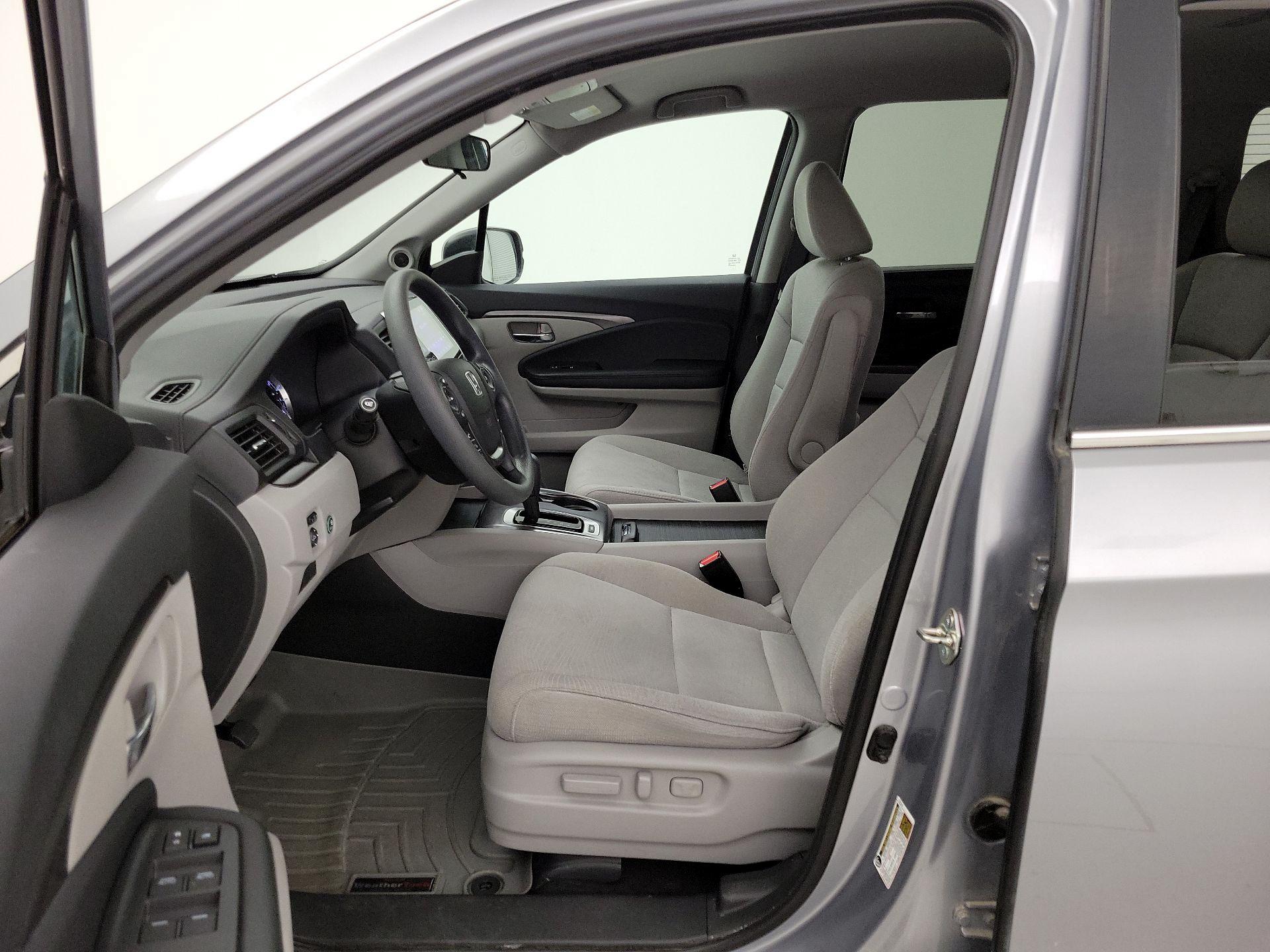 Thumbnail: 2017 Honda Pilot - 11