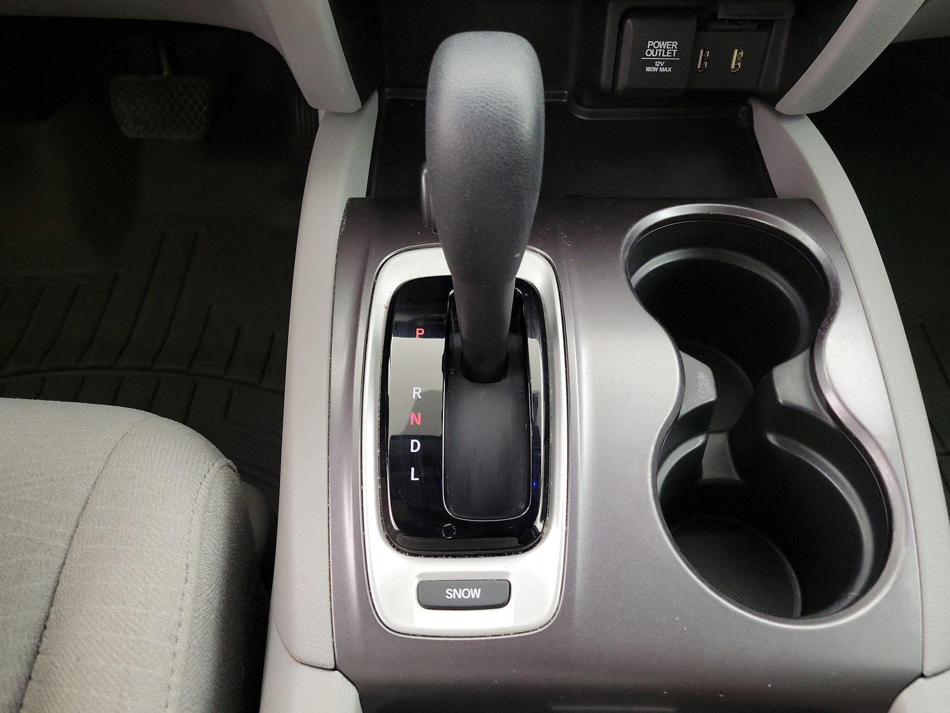 Thumbnail: 2017 Honda Pilot - 17