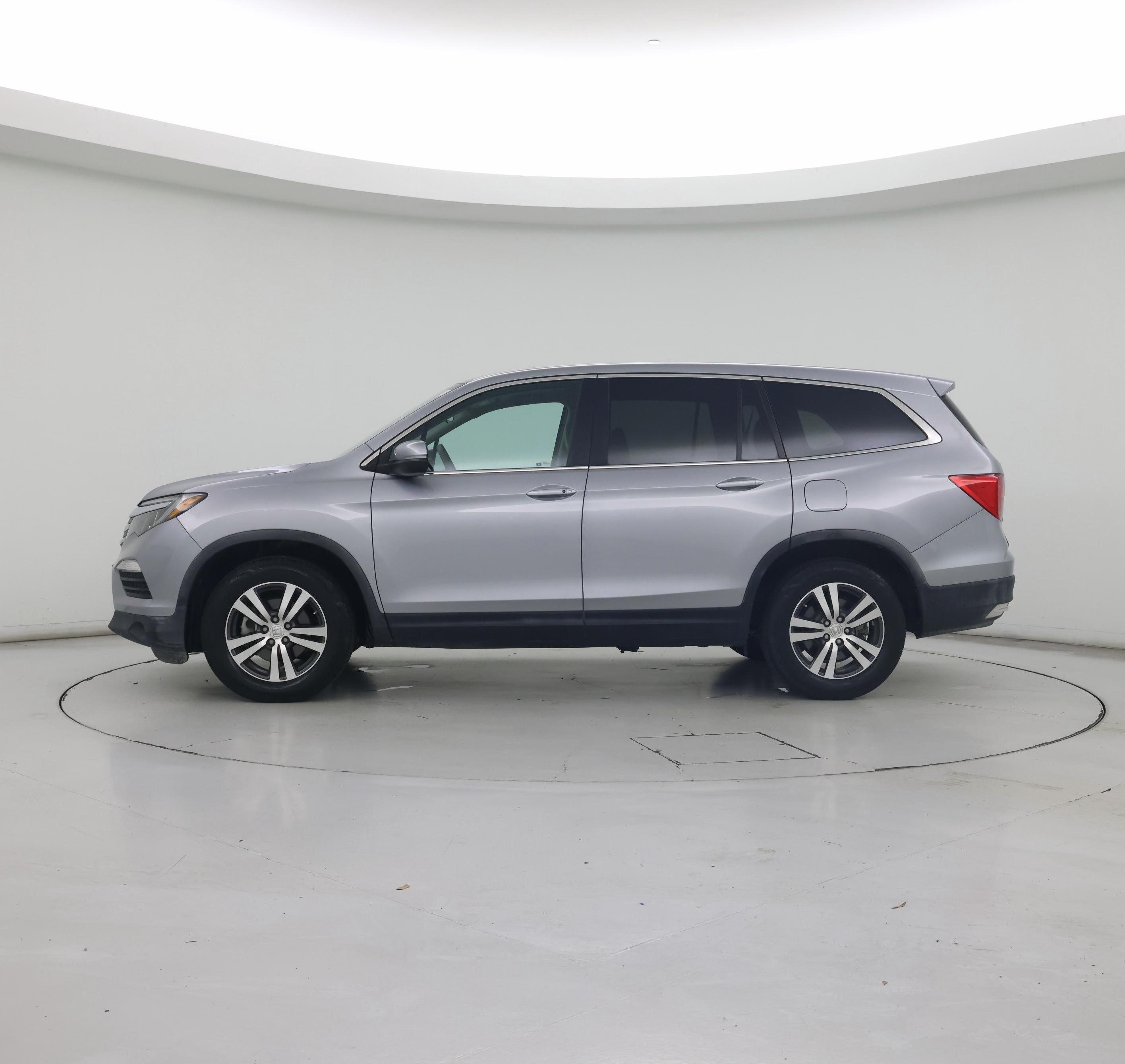Thumbnail: 2017 Honda Pilot - 3