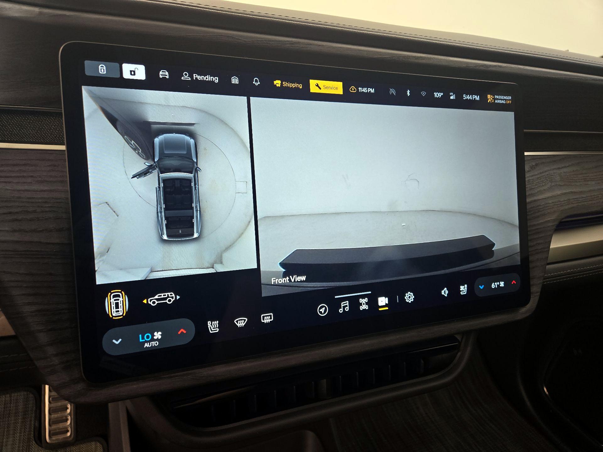 Thumbnail: 2023 Rivian R1S - 14