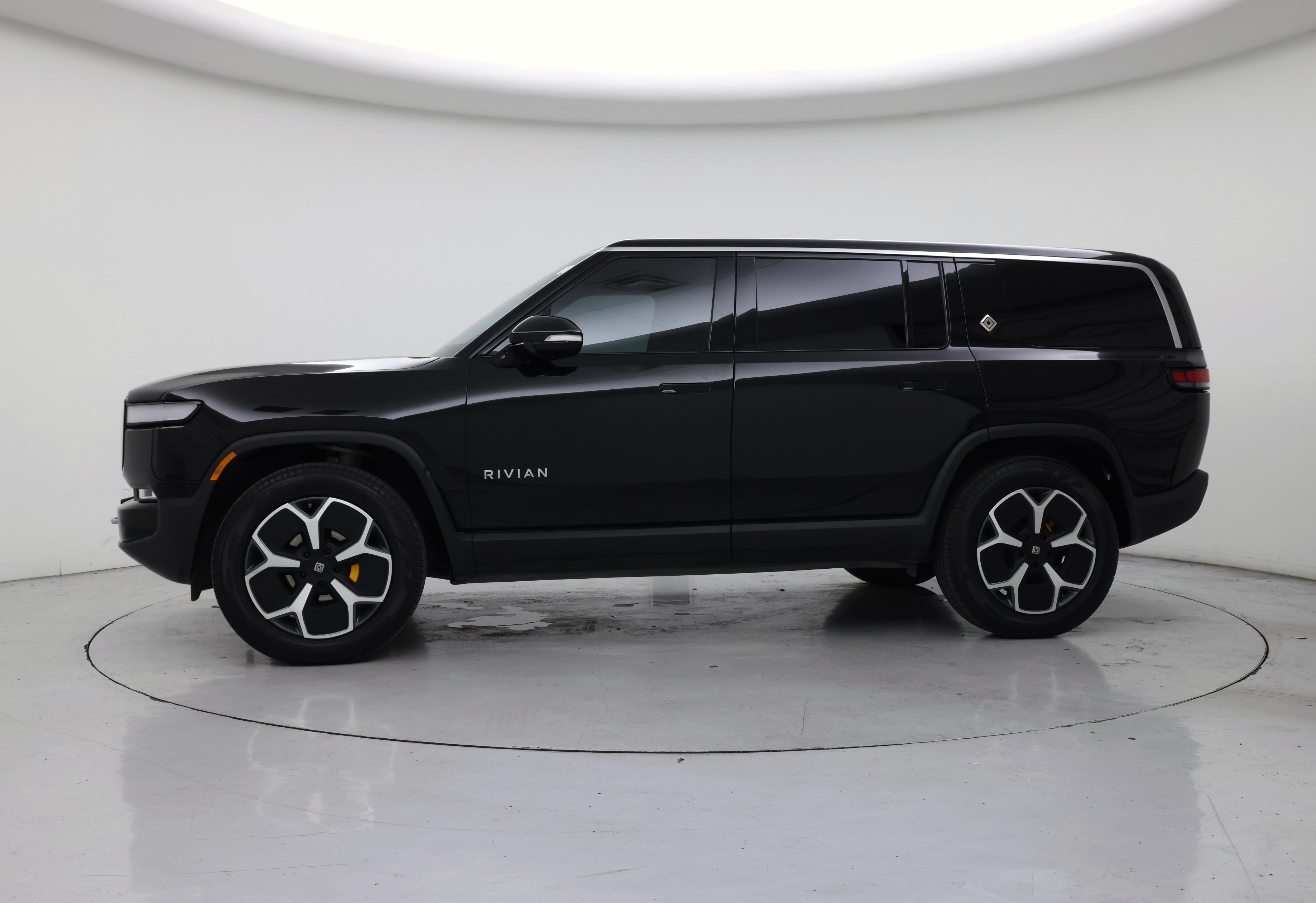 Thumbnail: 2023 Rivian R1S - 3