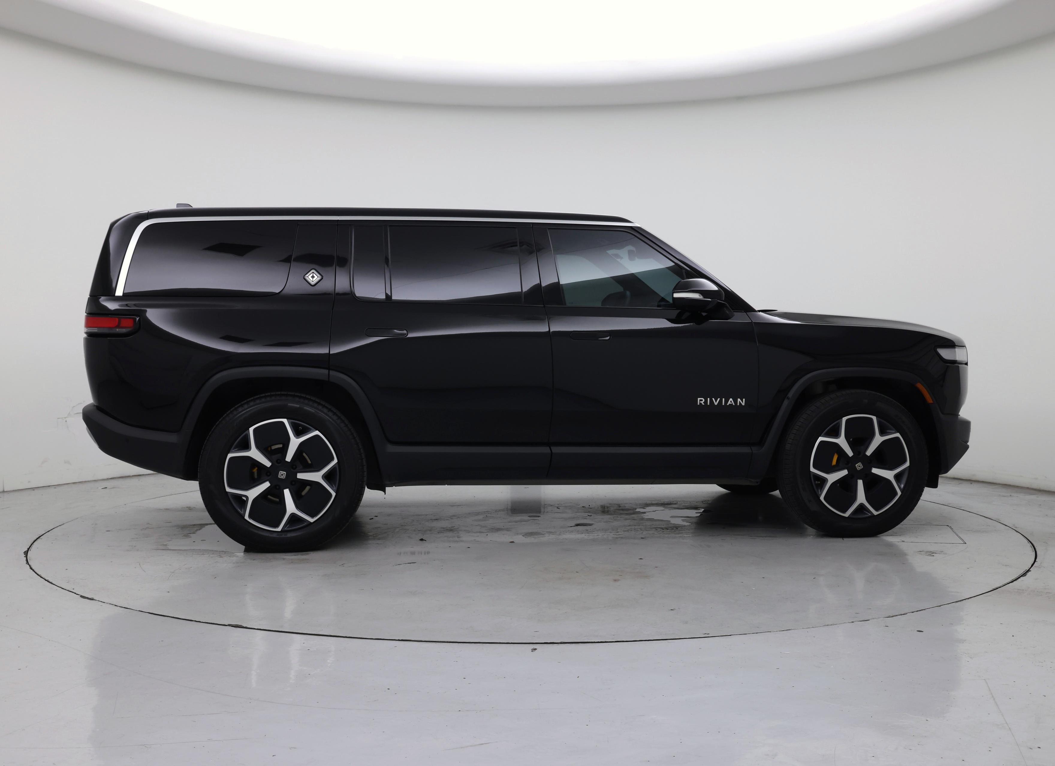 Thumbnail: 2023 Rivian R1S - 7