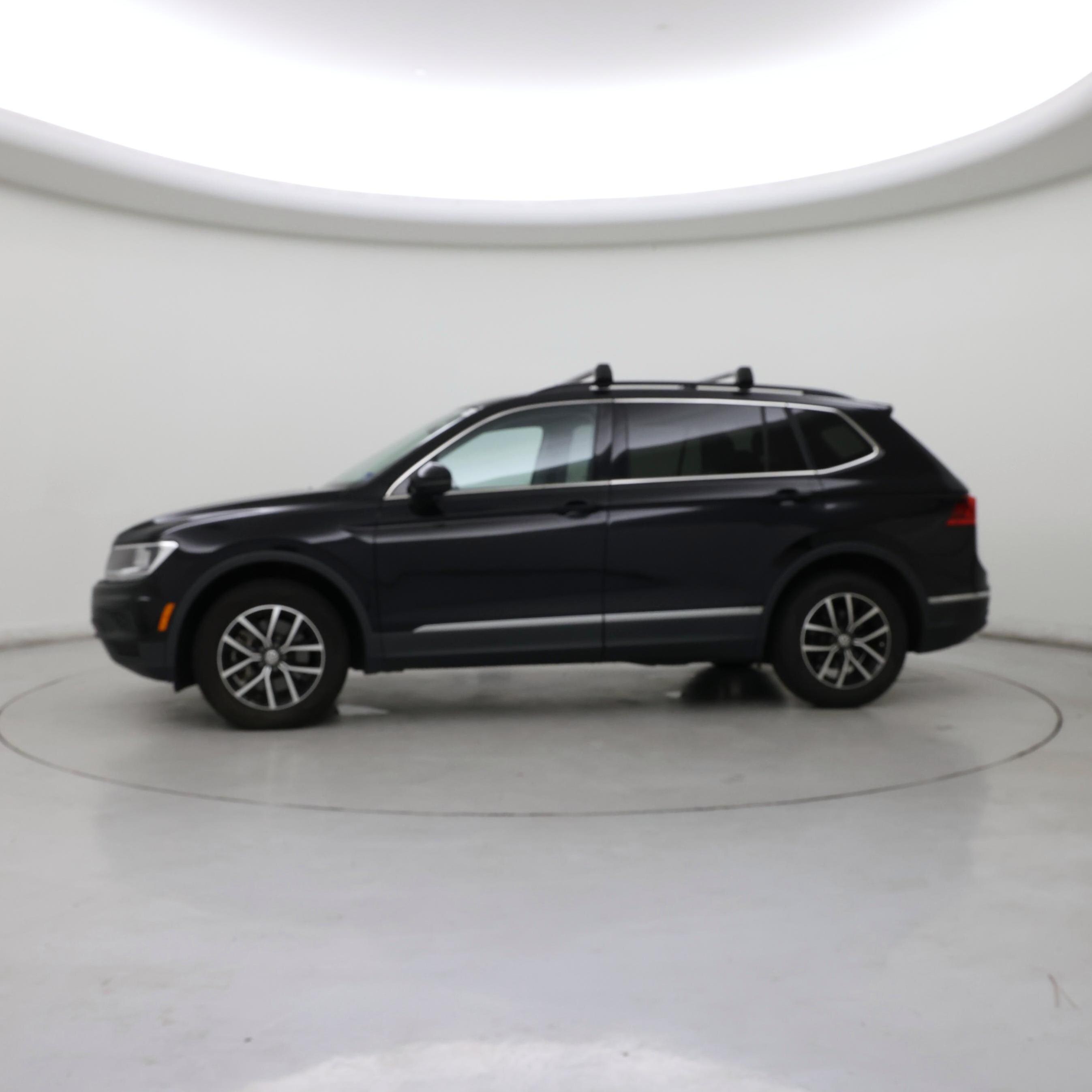 Thumbnail: 2021 Volkswagen Tiguan - 3