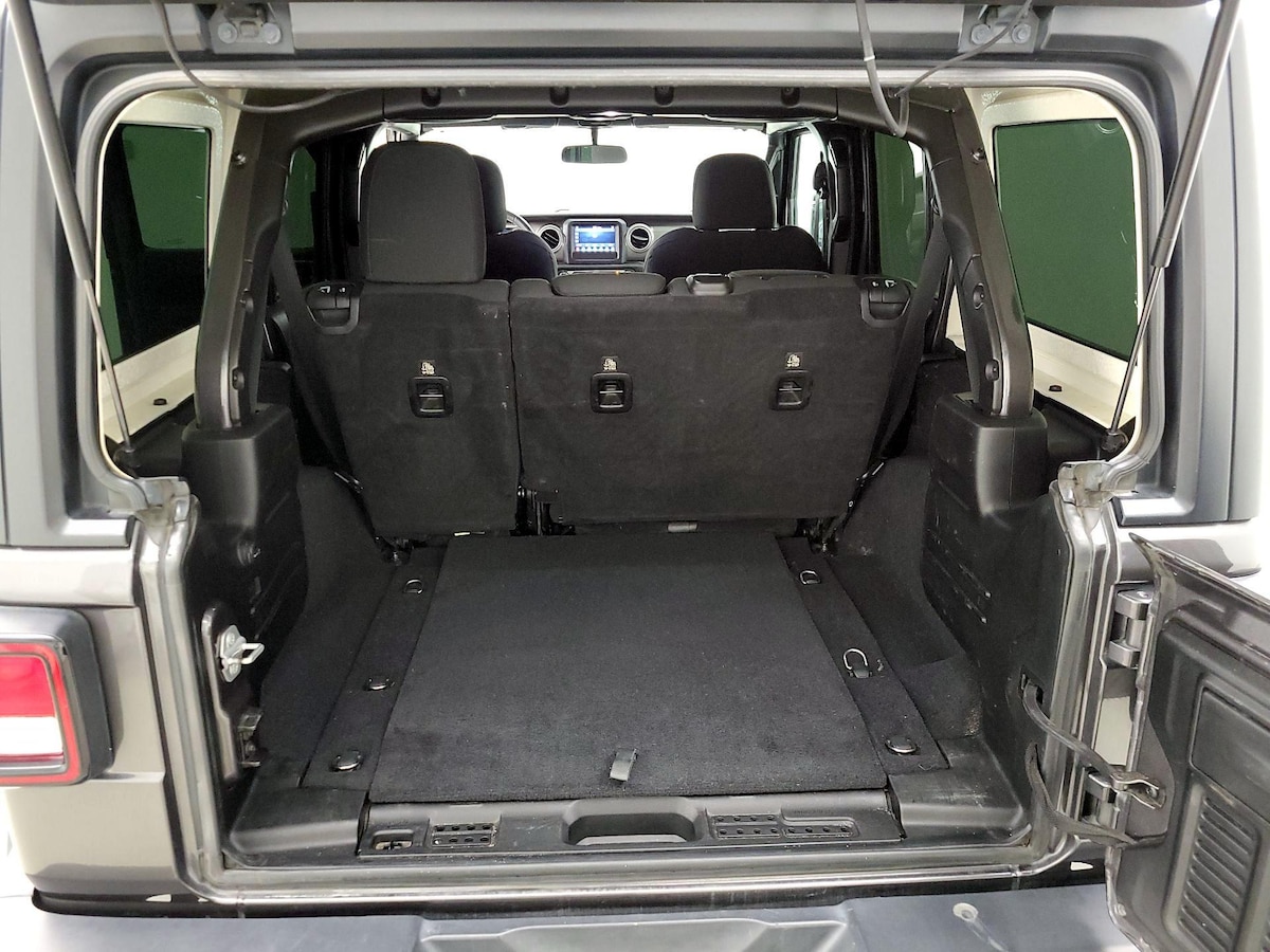 Trunk/Cargo (Seats Up)