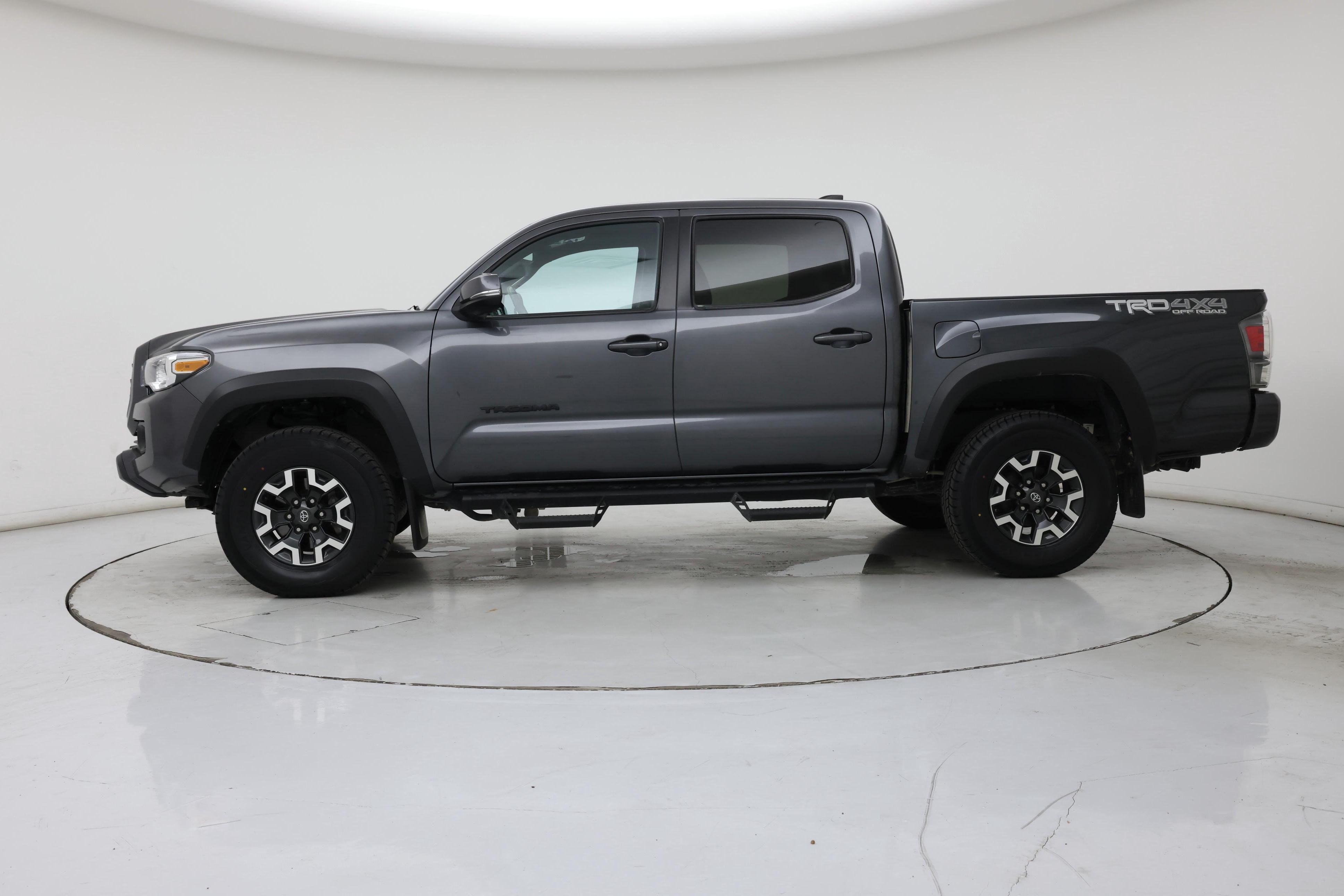 Thumbnail: 2020 Toyota Tacoma - 3