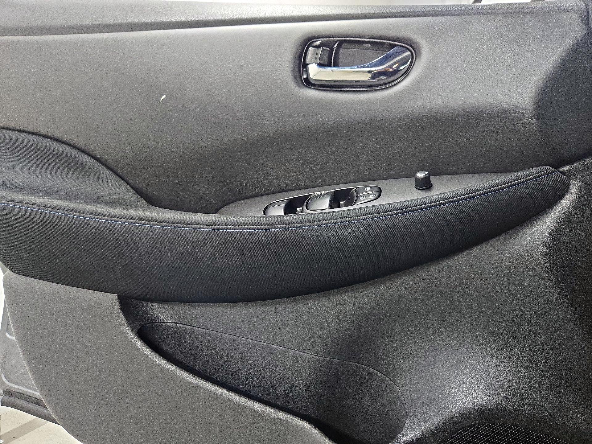 Thumbnail: 2019 Nissan Leaf - 12