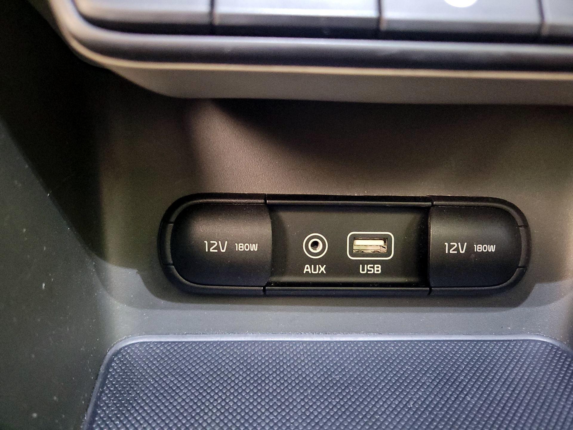 Thumbnail: 2017 Kia Sportage - 16