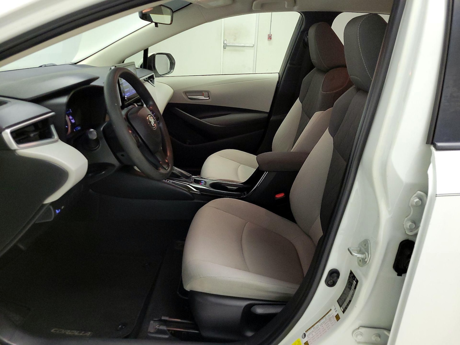 2020 Toyota Corolla LE - Photo 12