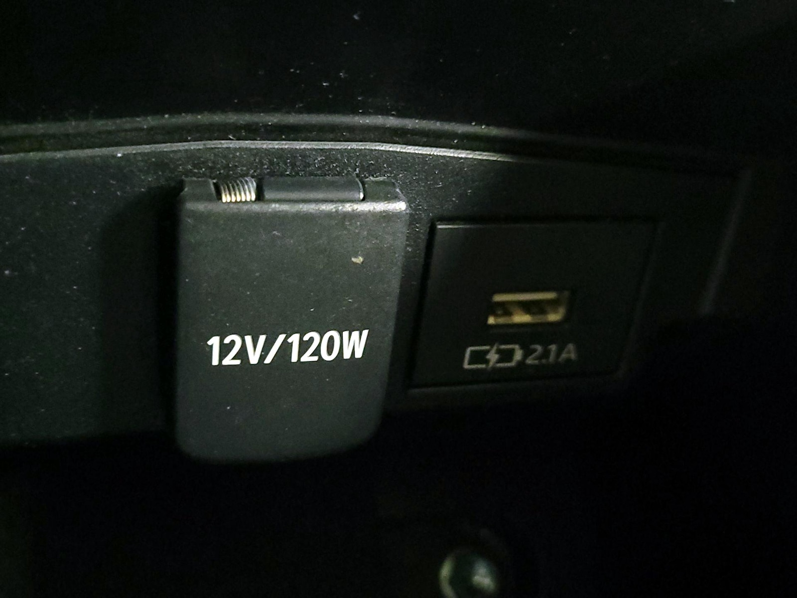 2020 Toyota Corolla LE - Photo 19