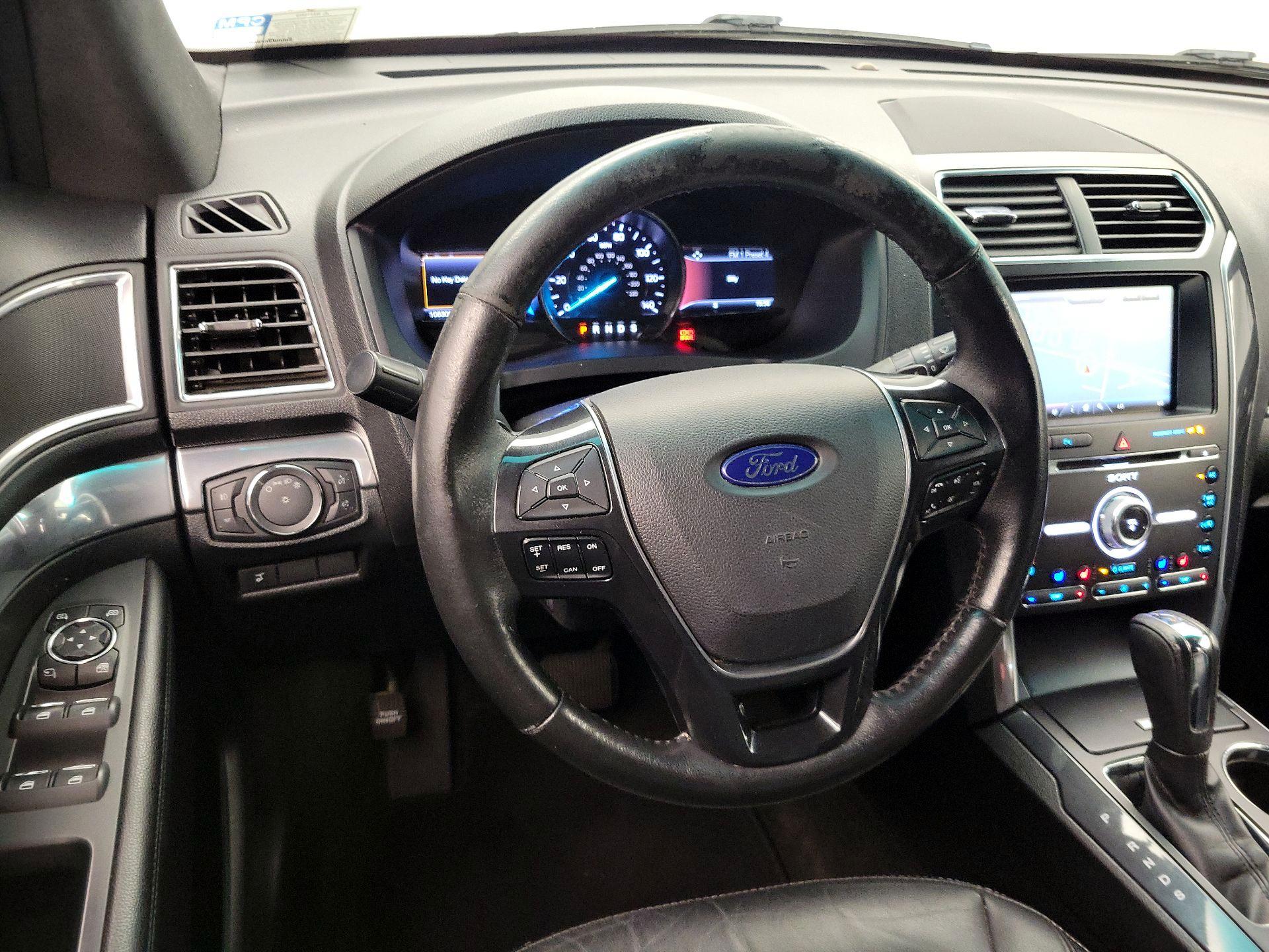 Thumbnail: 2016 Ford Explorer - 10