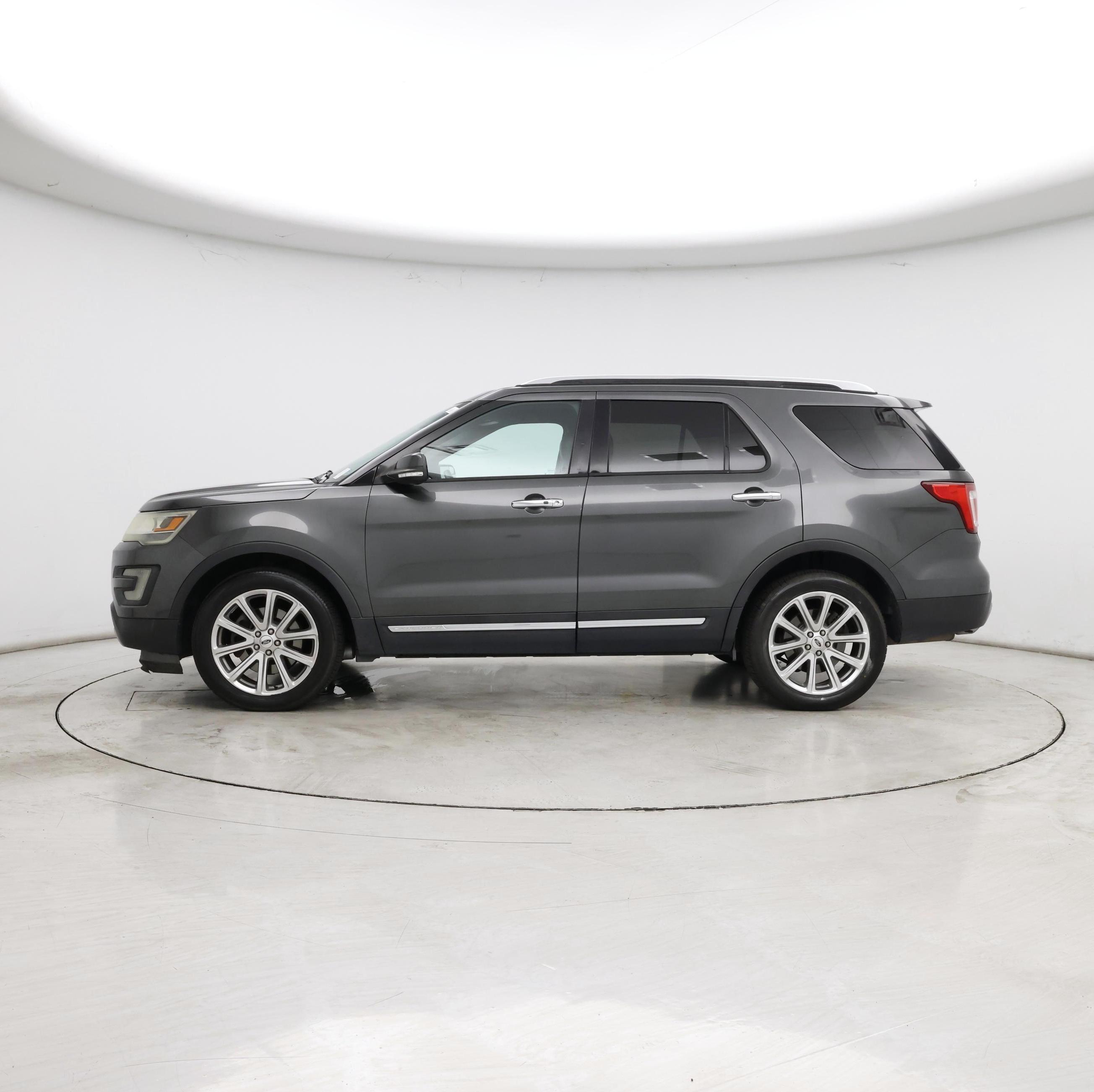 Thumbnail: 2016 Ford Explorer - 3