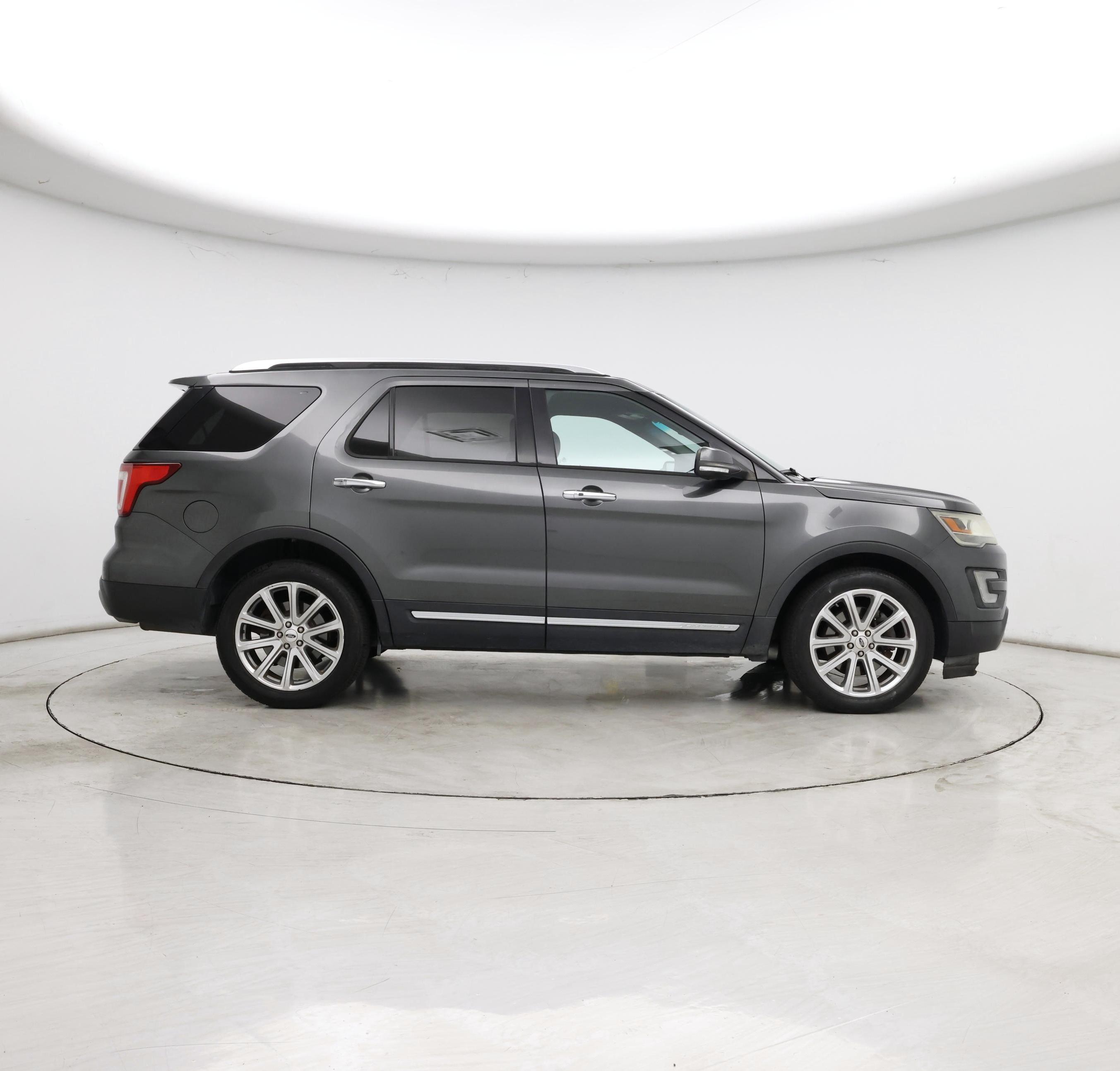 Thumbnail: 2016 Ford Explorer - 7