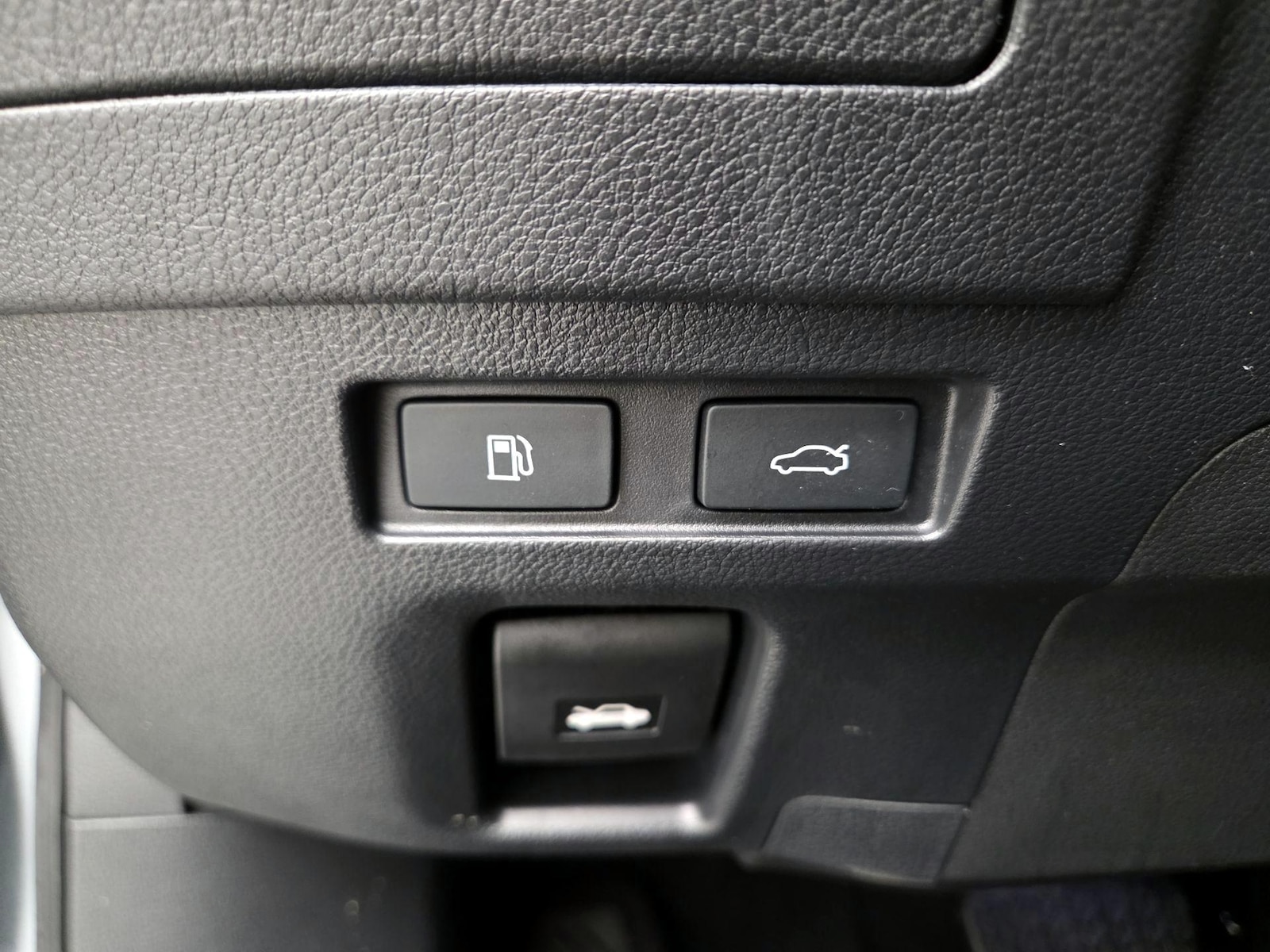 2025 Lexus ES Hybrid 300h - Photo 14
