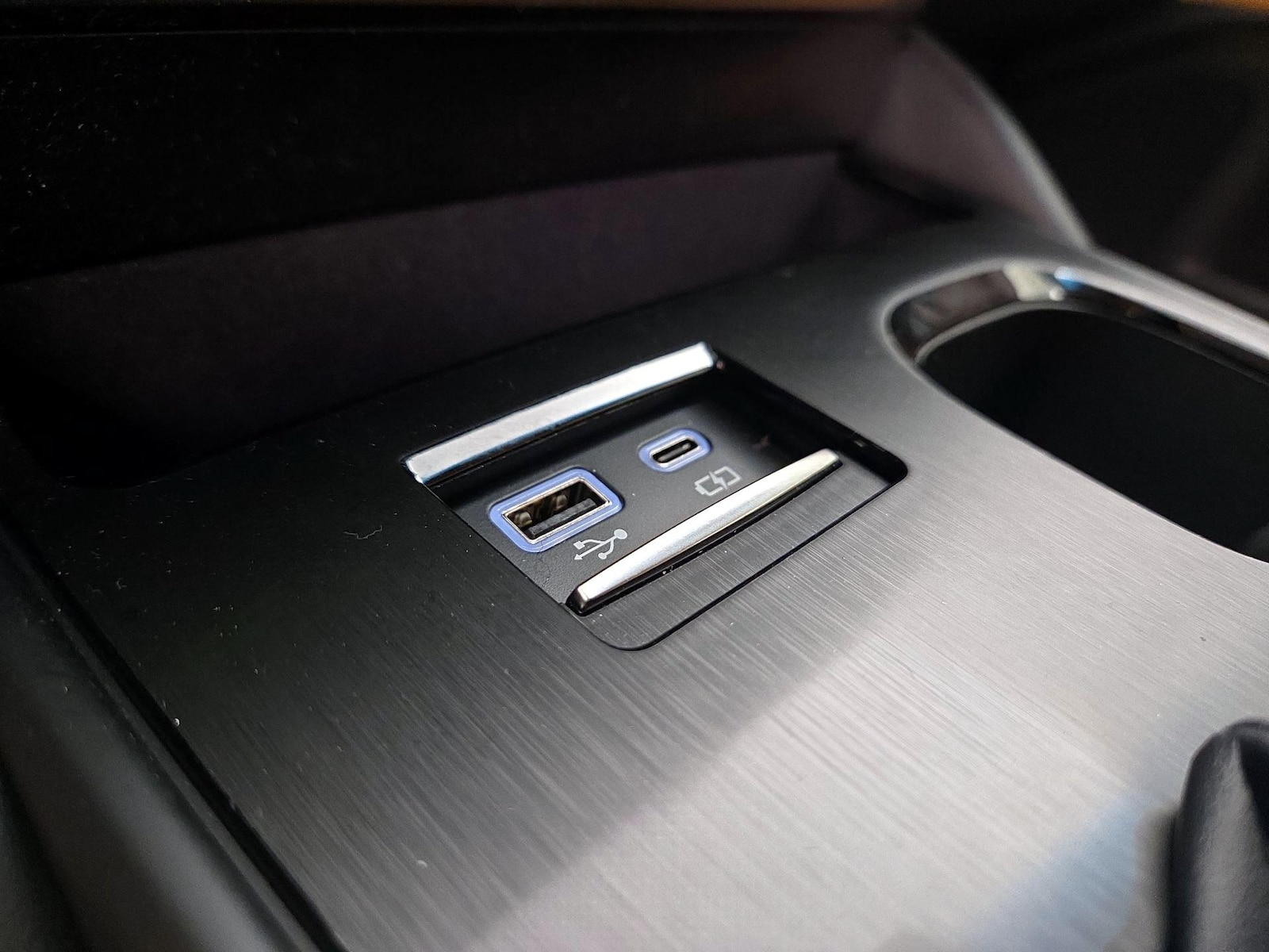 2025 Lexus ES Hybrid 300h - Photo 19