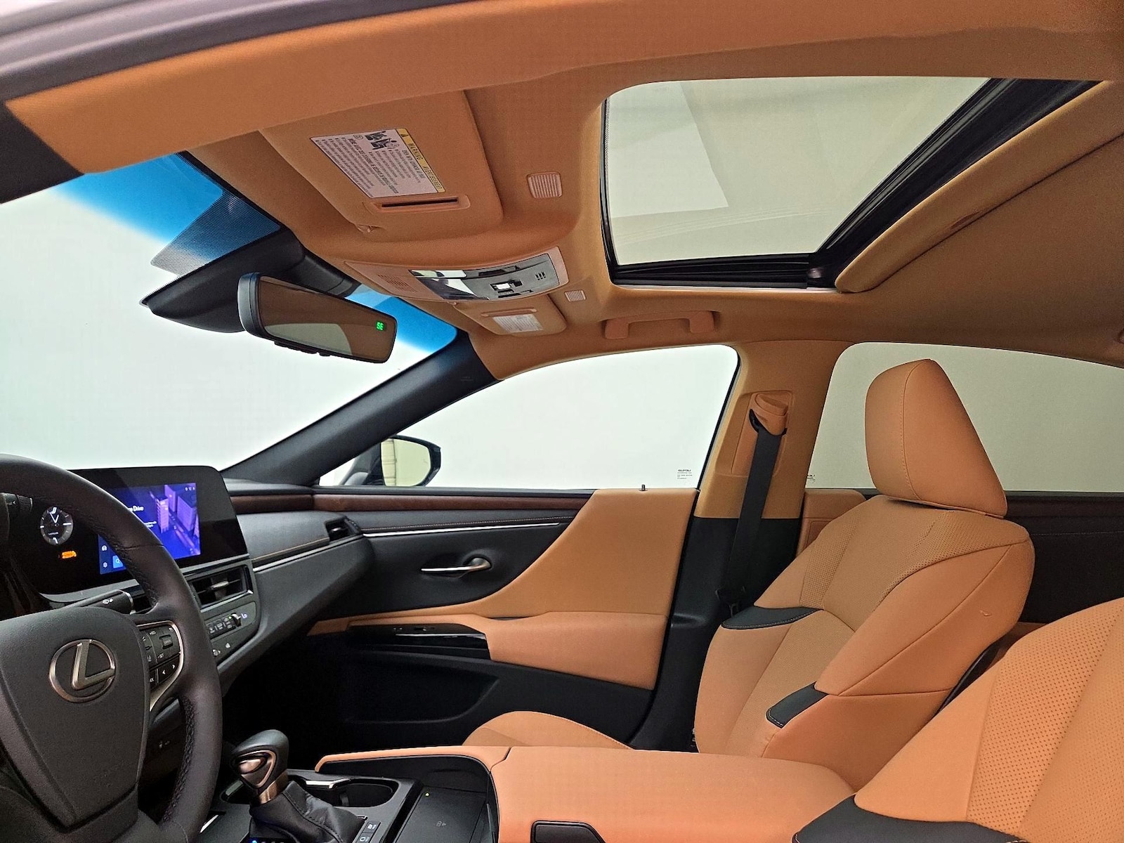 2025 Lexus ES Hybrid 300h - Photo 20