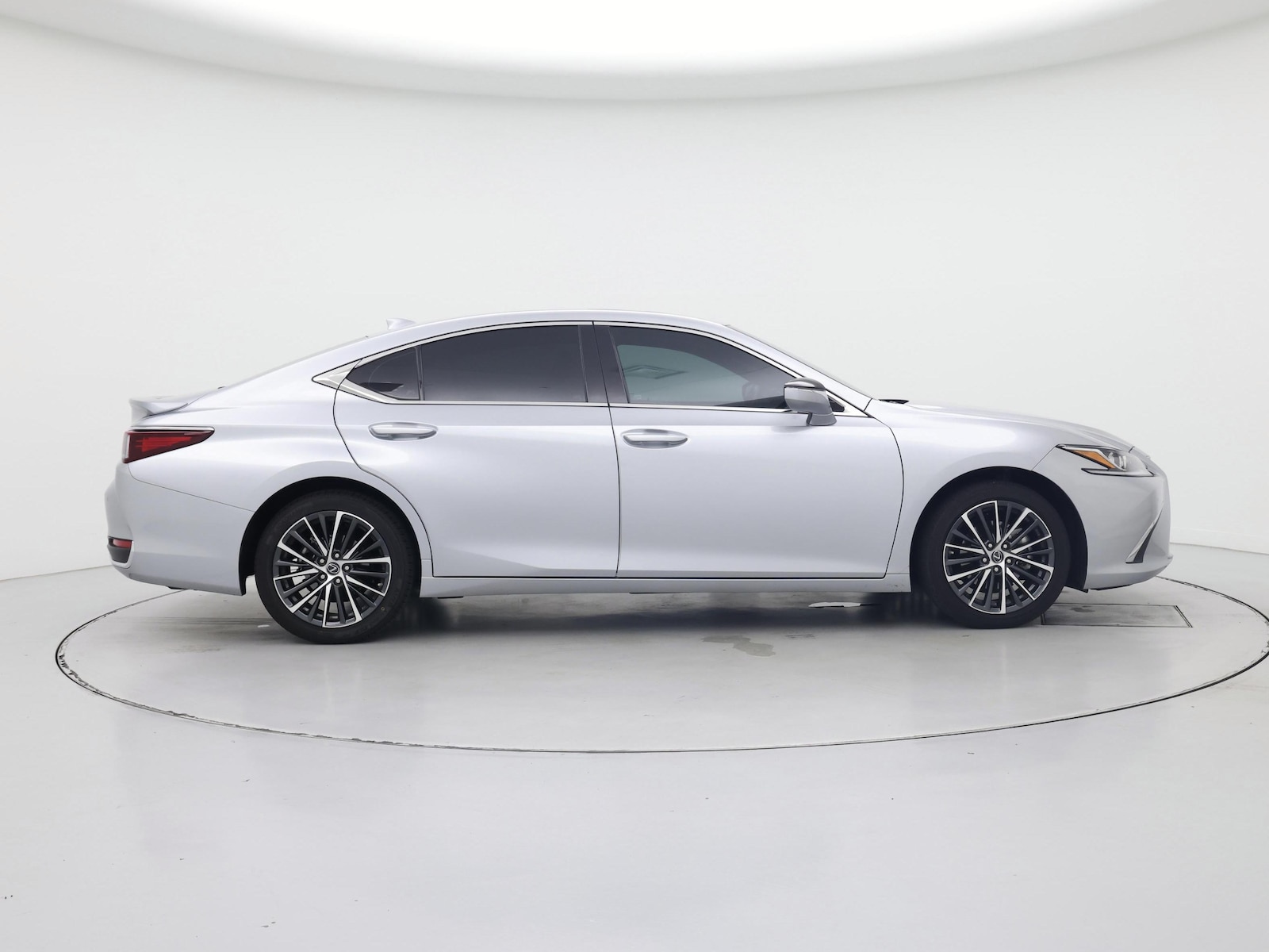2025 Lexus ES Hybrid 300h - Photo 8