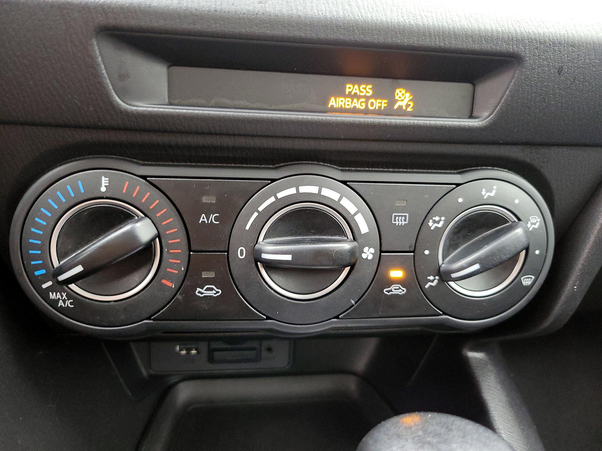 Thumbnail: 2015 Mazda Mazda3 - 17