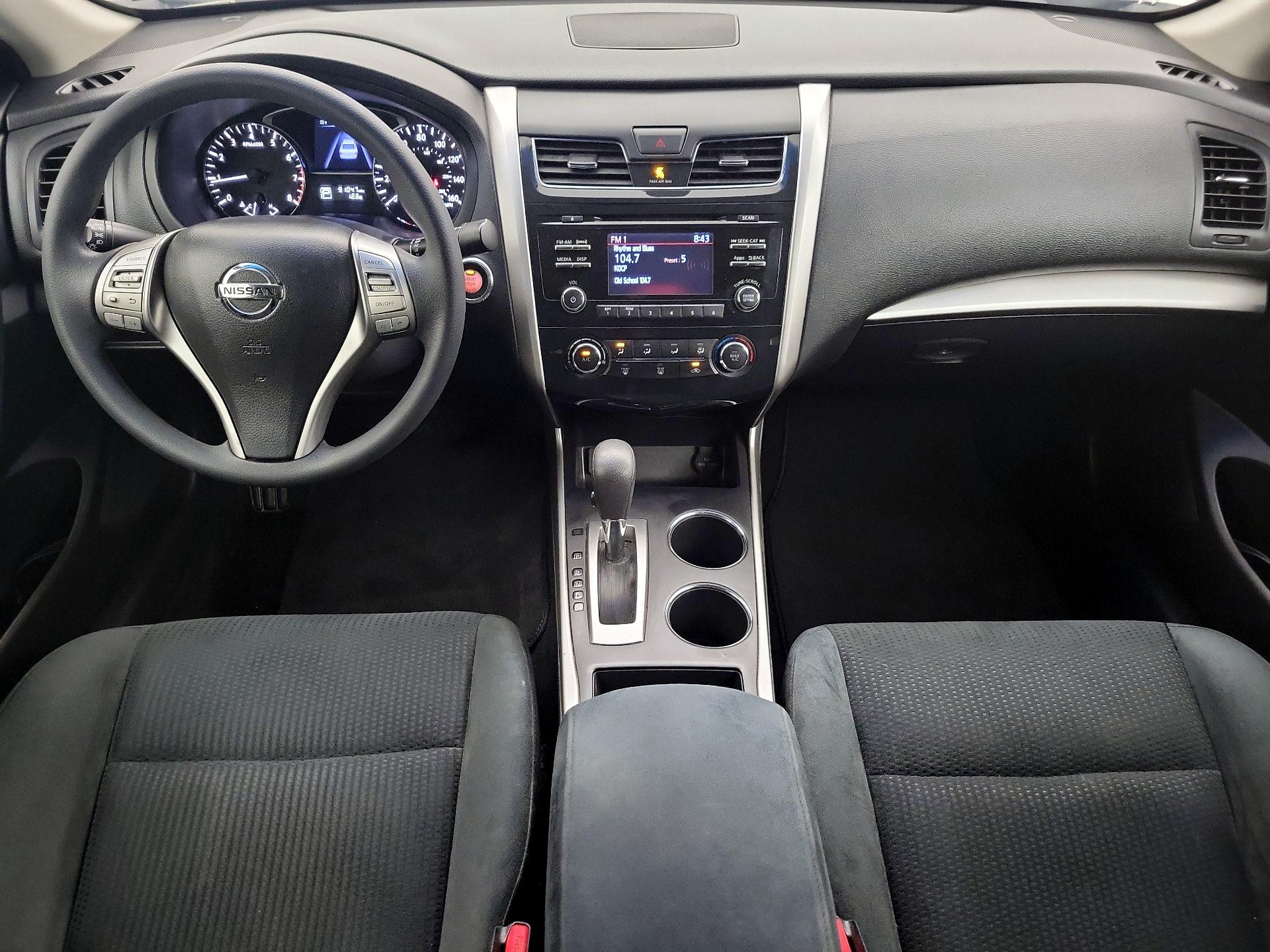 Thumbnail: 2015 Nissan Altima - 9