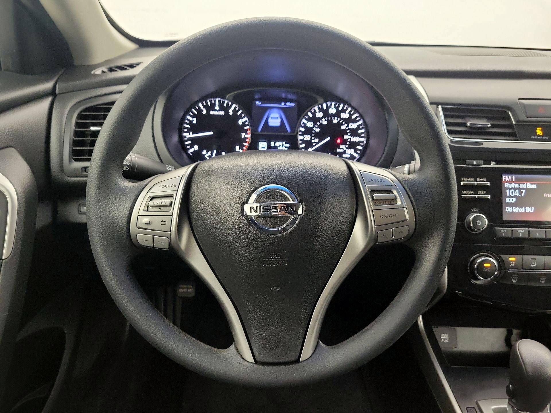 Thumbnail: 2015 Nissan Altima - 10