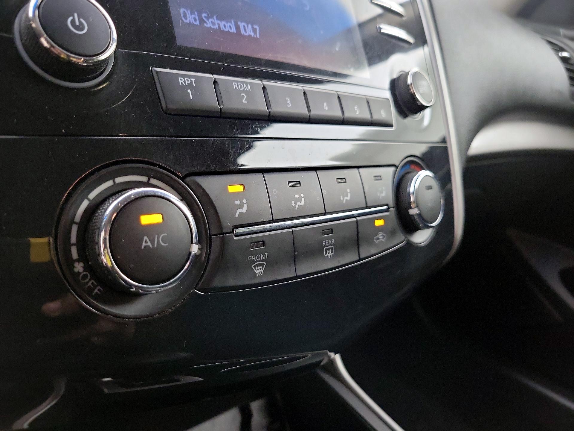 Thumbnail: 2015 Nissan Altima - 16