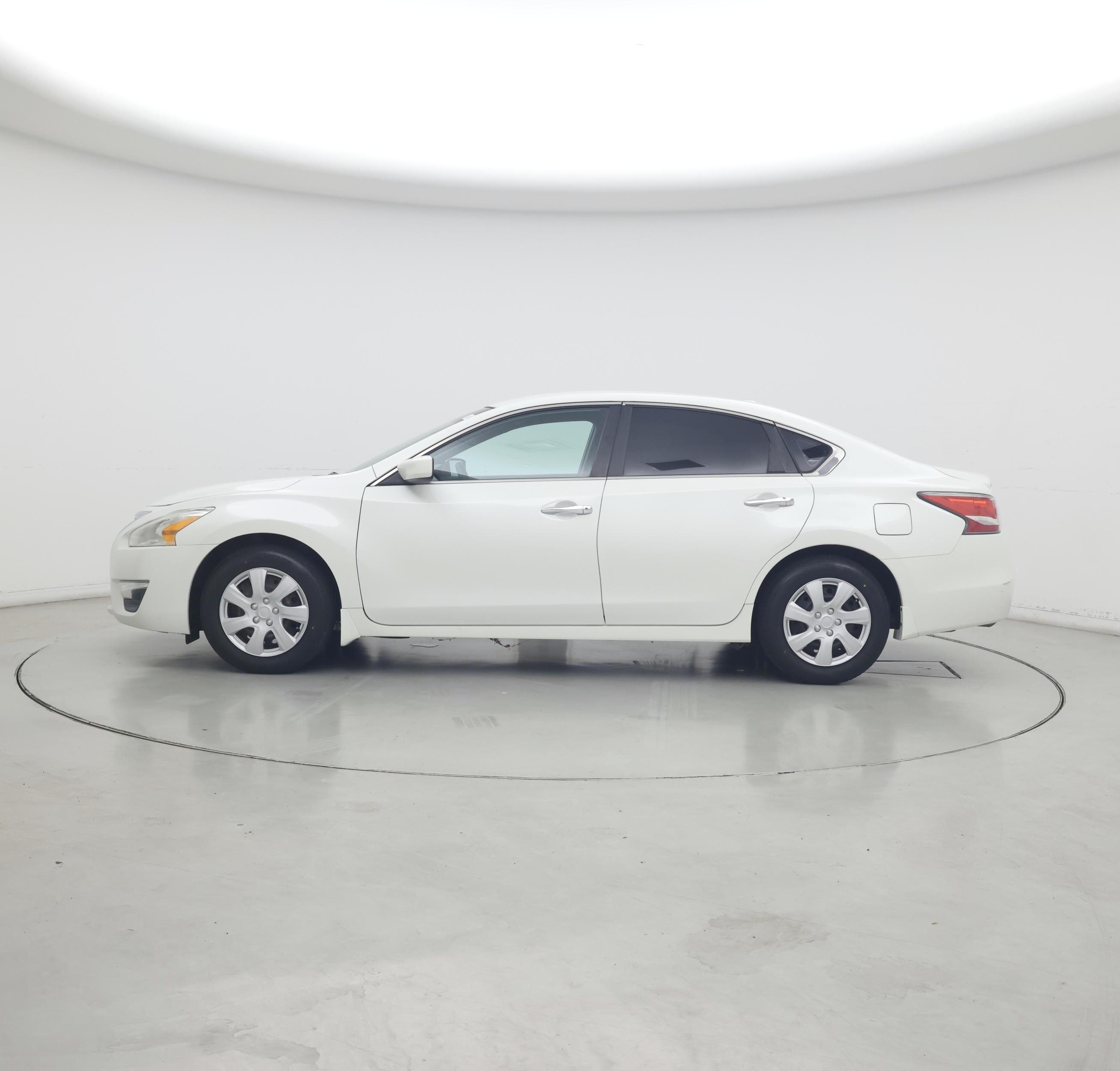 Thumbnail: 2015 Nissan Altima - 3