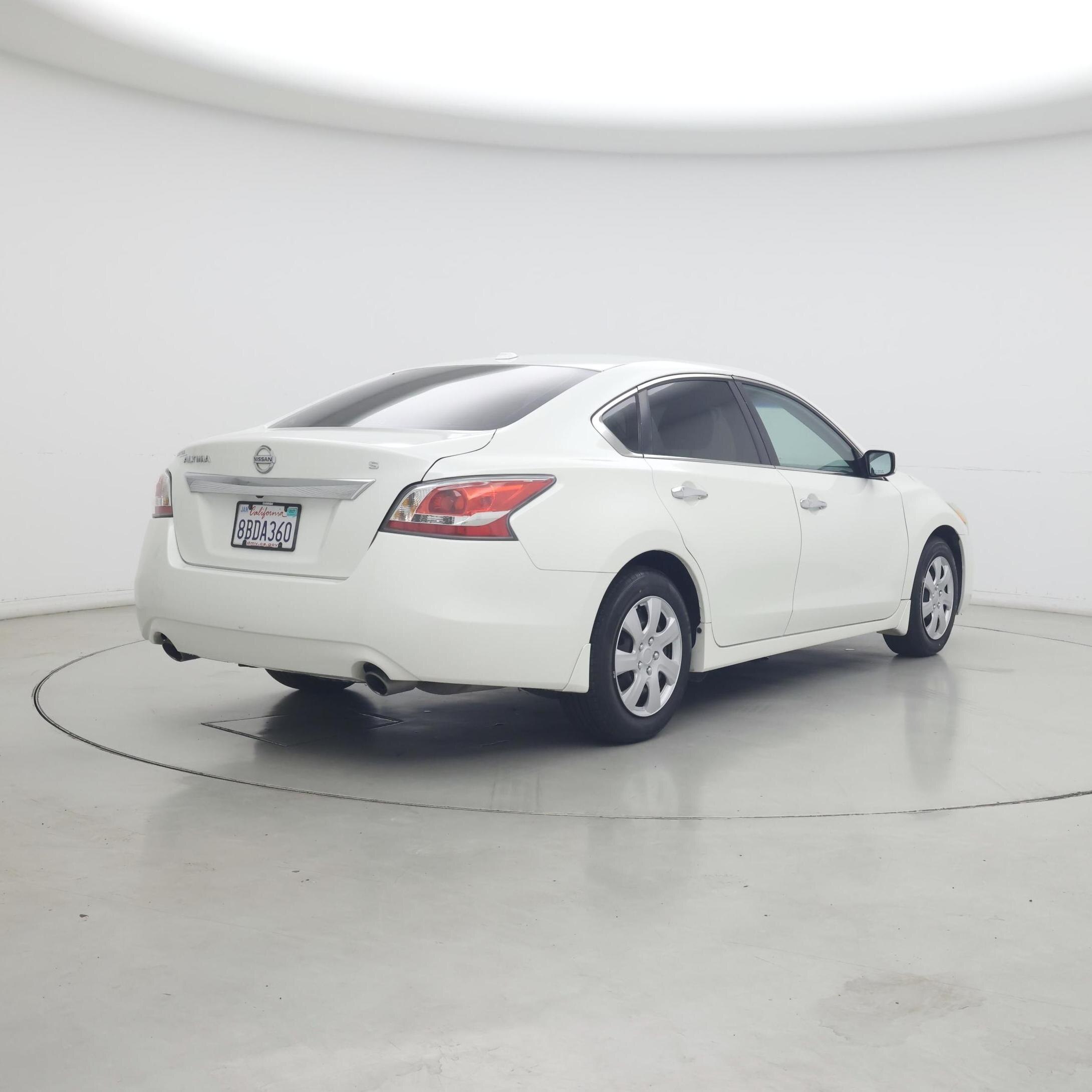 Thumbnail: 2015 Nissan Altima - 8