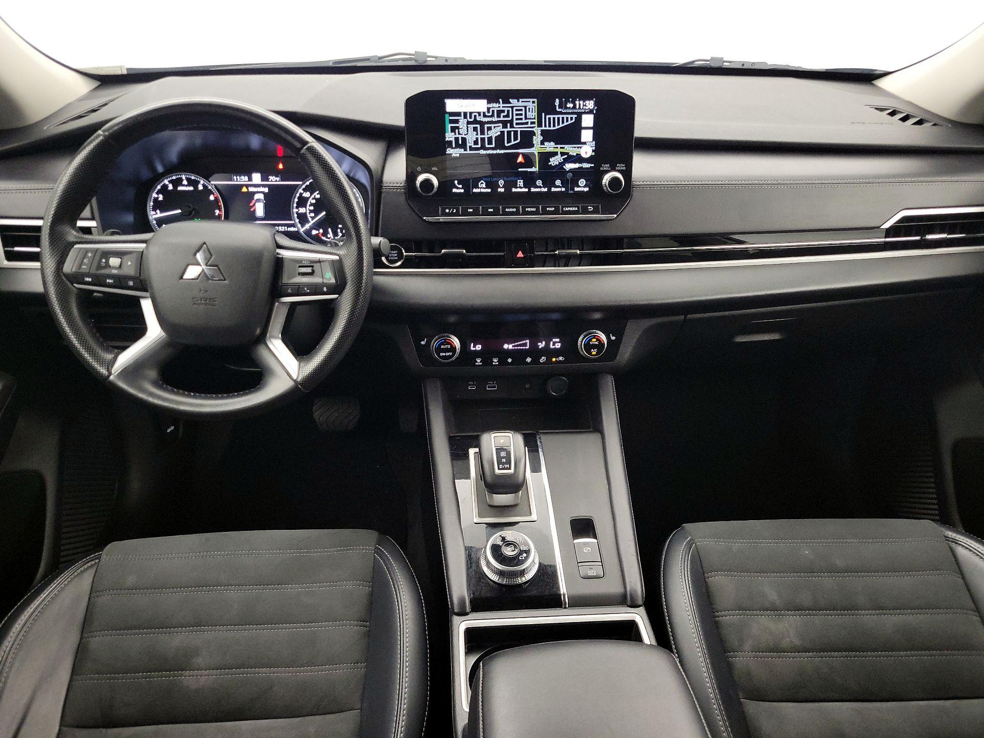 Thumbnail: 2024 Mitsubishi Outlander - 9