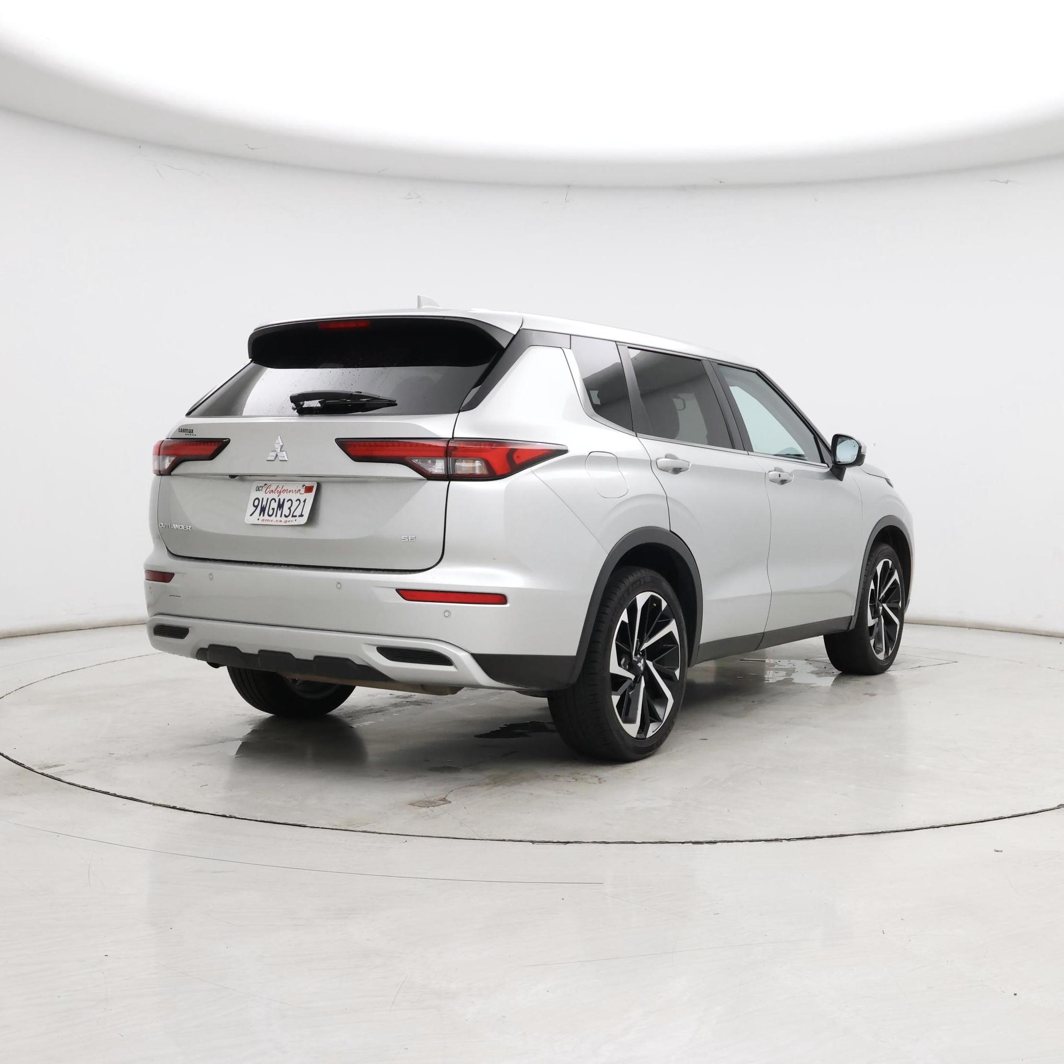 Thumbnail: 2024 Mitsubishi Outlander - 8