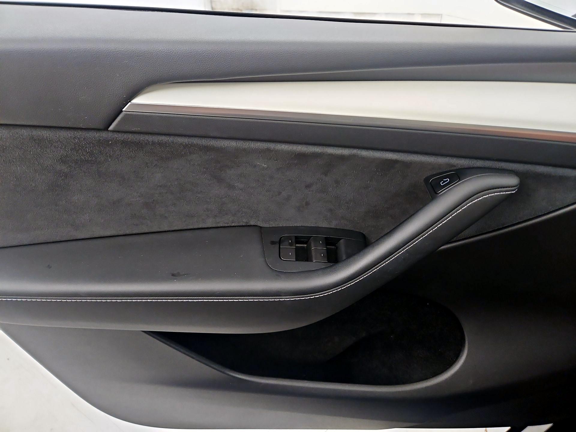 Thumbnail: 2023 Tesla Model Y - 12