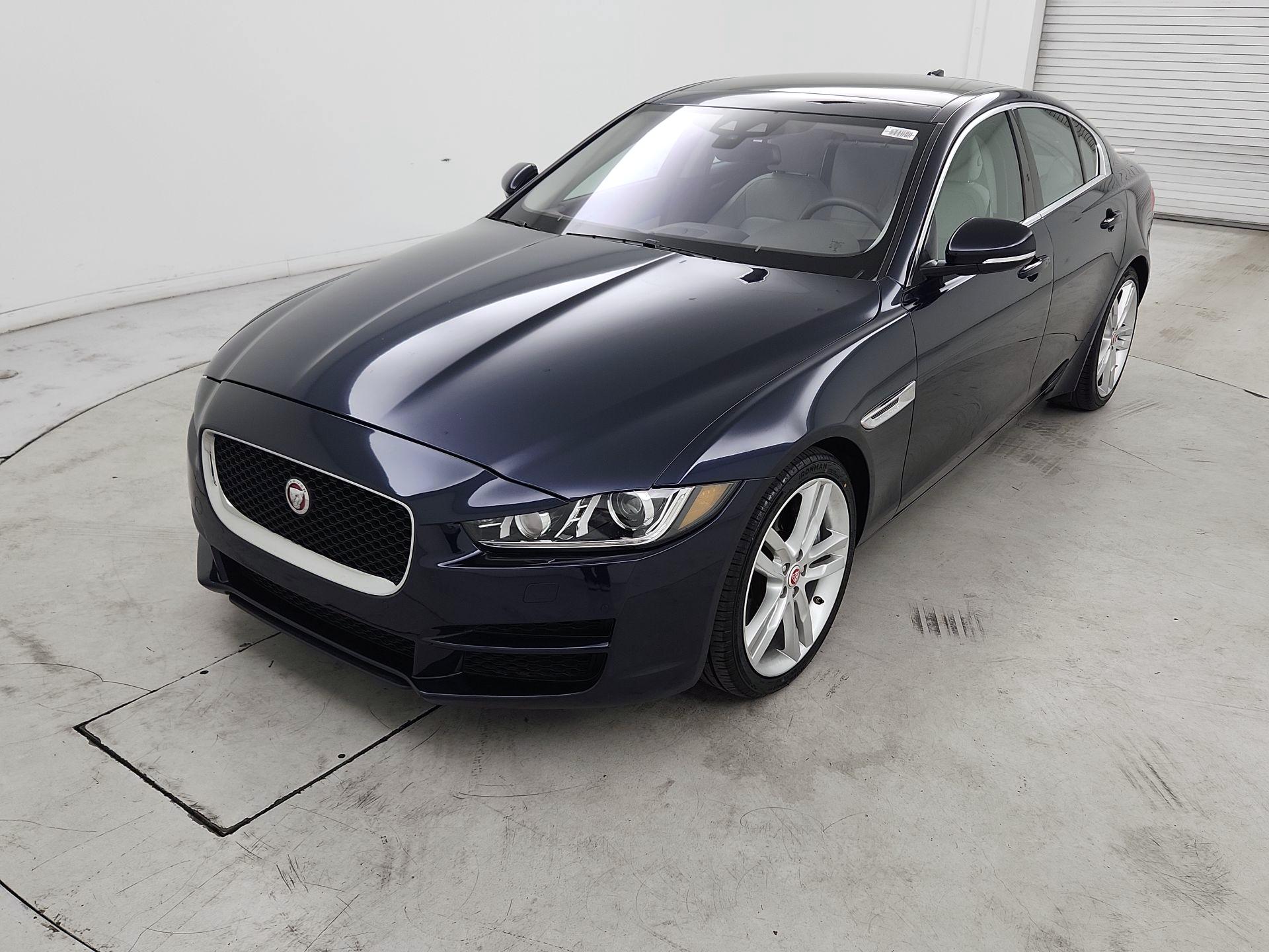 Thumbnail: 2017 Jaguar XE - 3