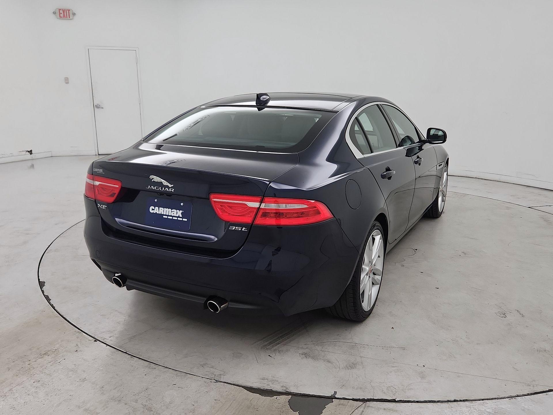Thumbnail: 2017 Jaguar XE - 5