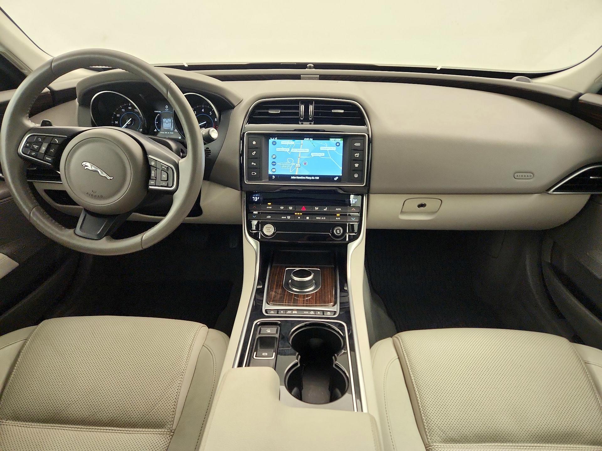 Thumbnail: 2017 Jaguar XE - 8