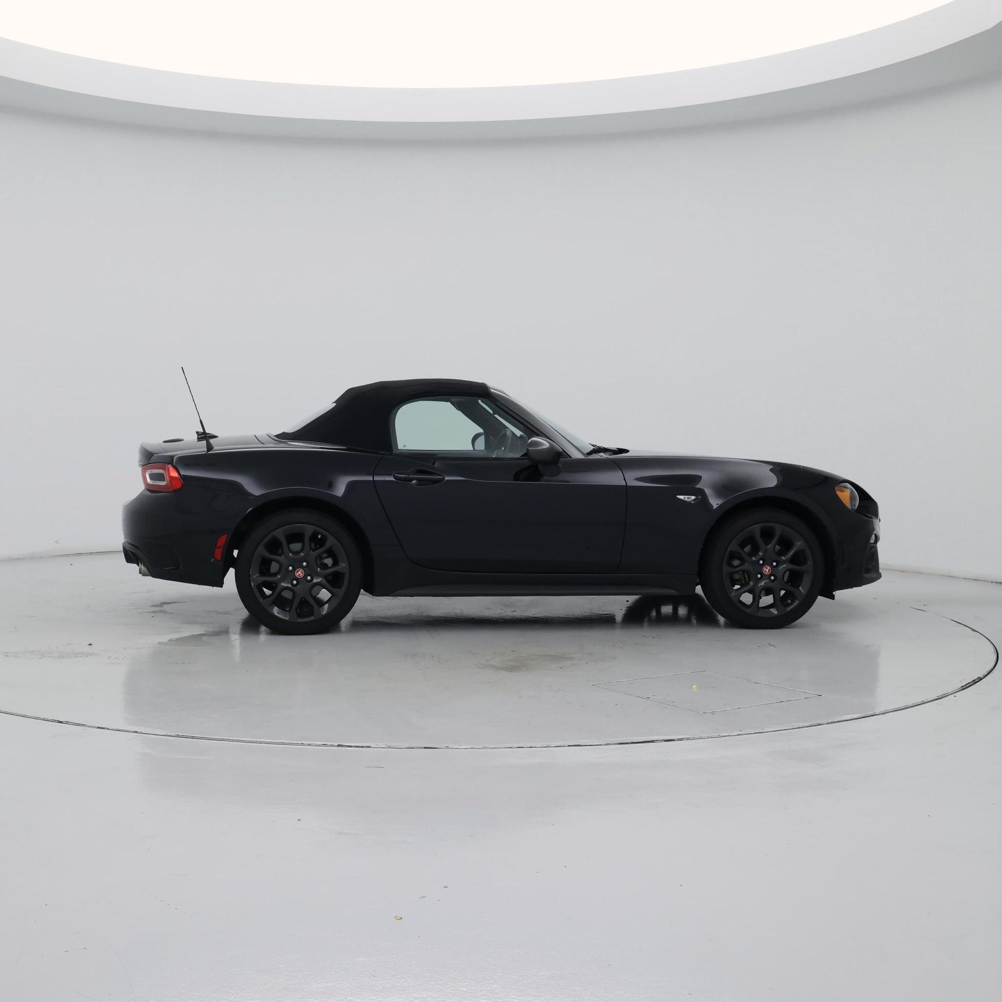 Thumbnail: 2019 Fiat 124 Spider - 7