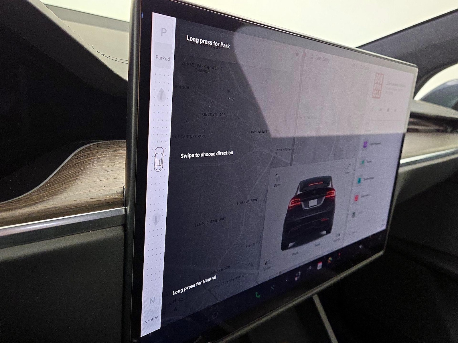 2022 Tesla Model X Long Range - Photo 18