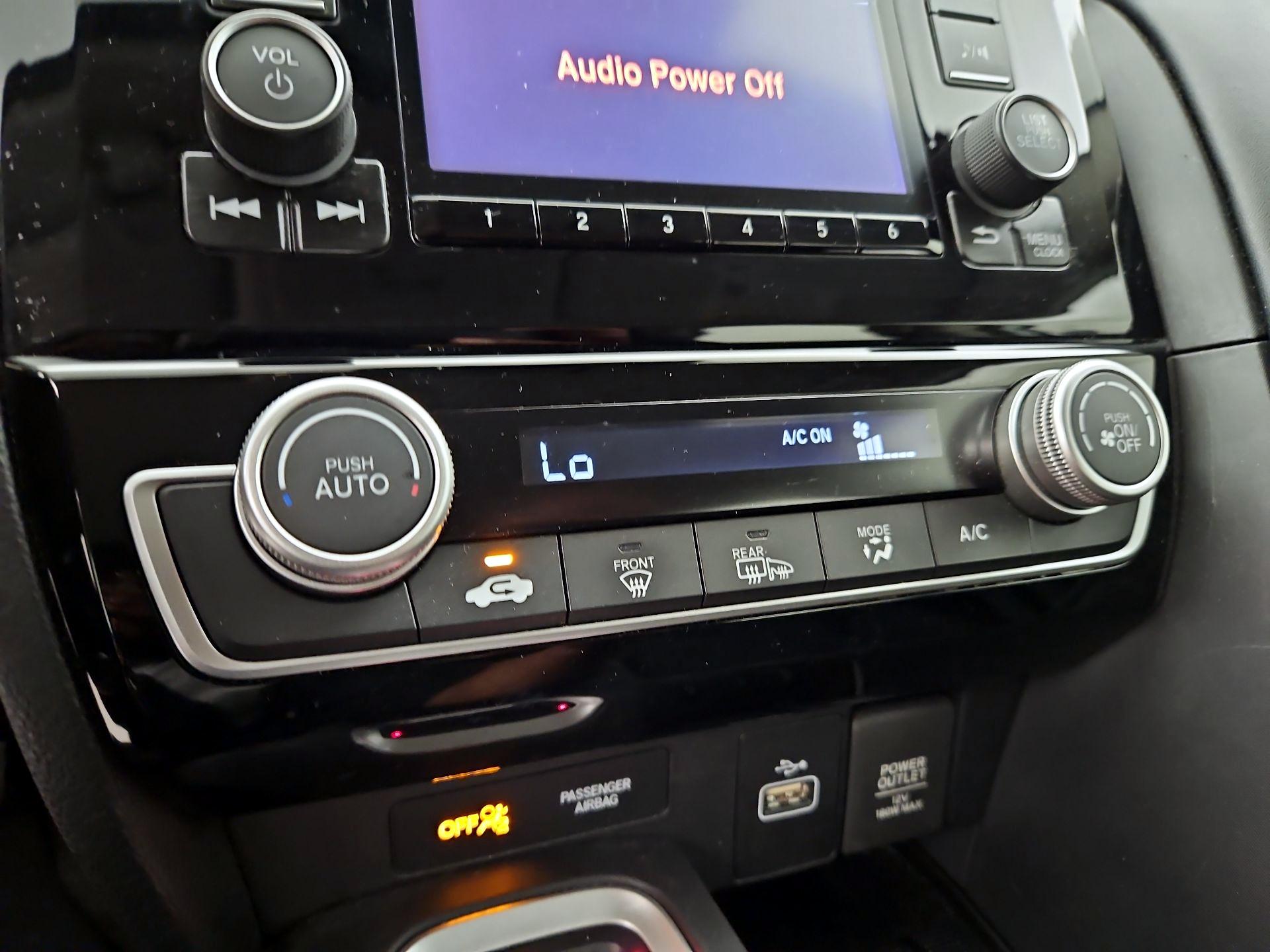 Thumbnail: 2019 Honda Insight - 16