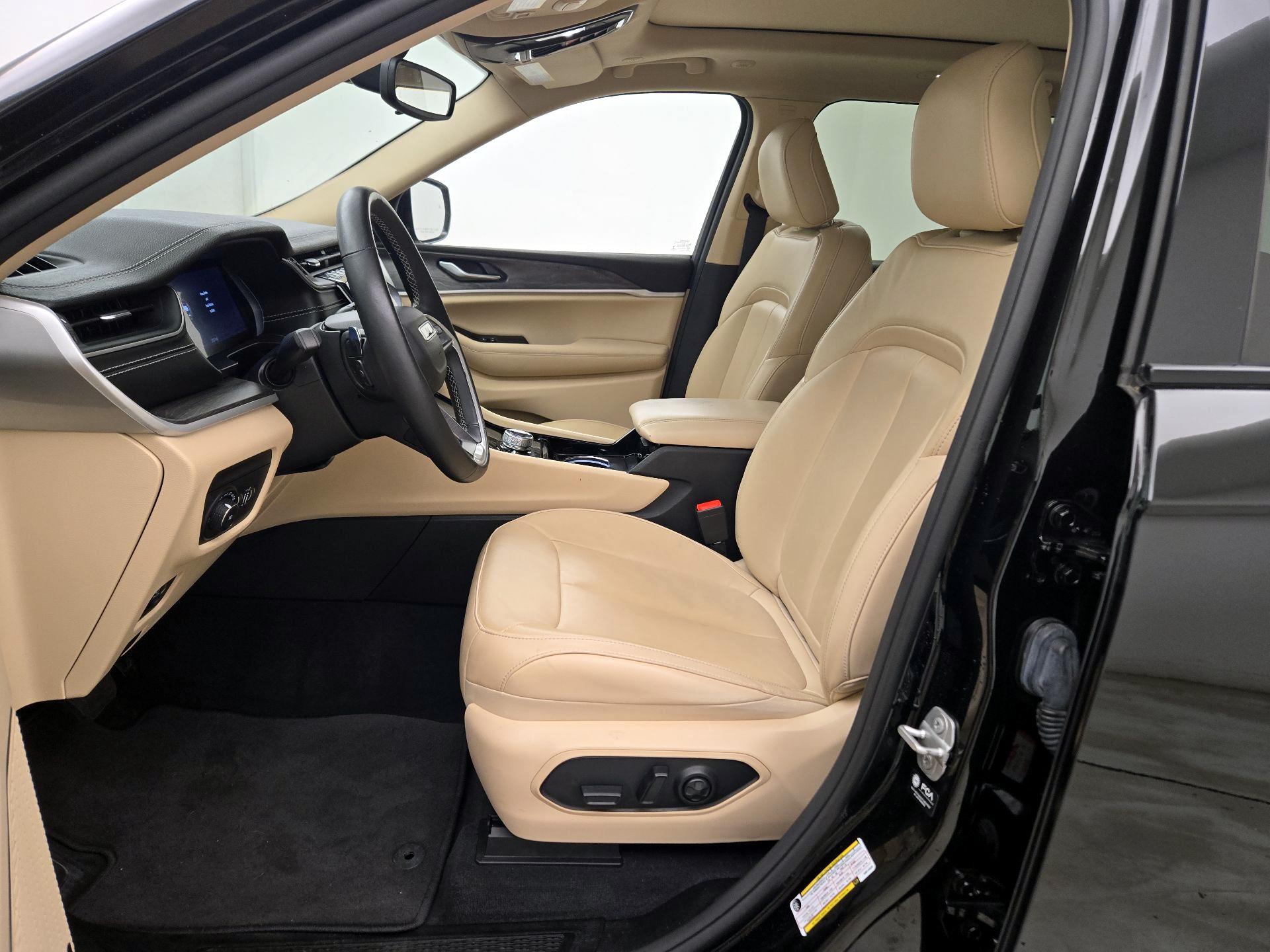 Thumbnail: 2022 Jeep Grand Cherokee - 11