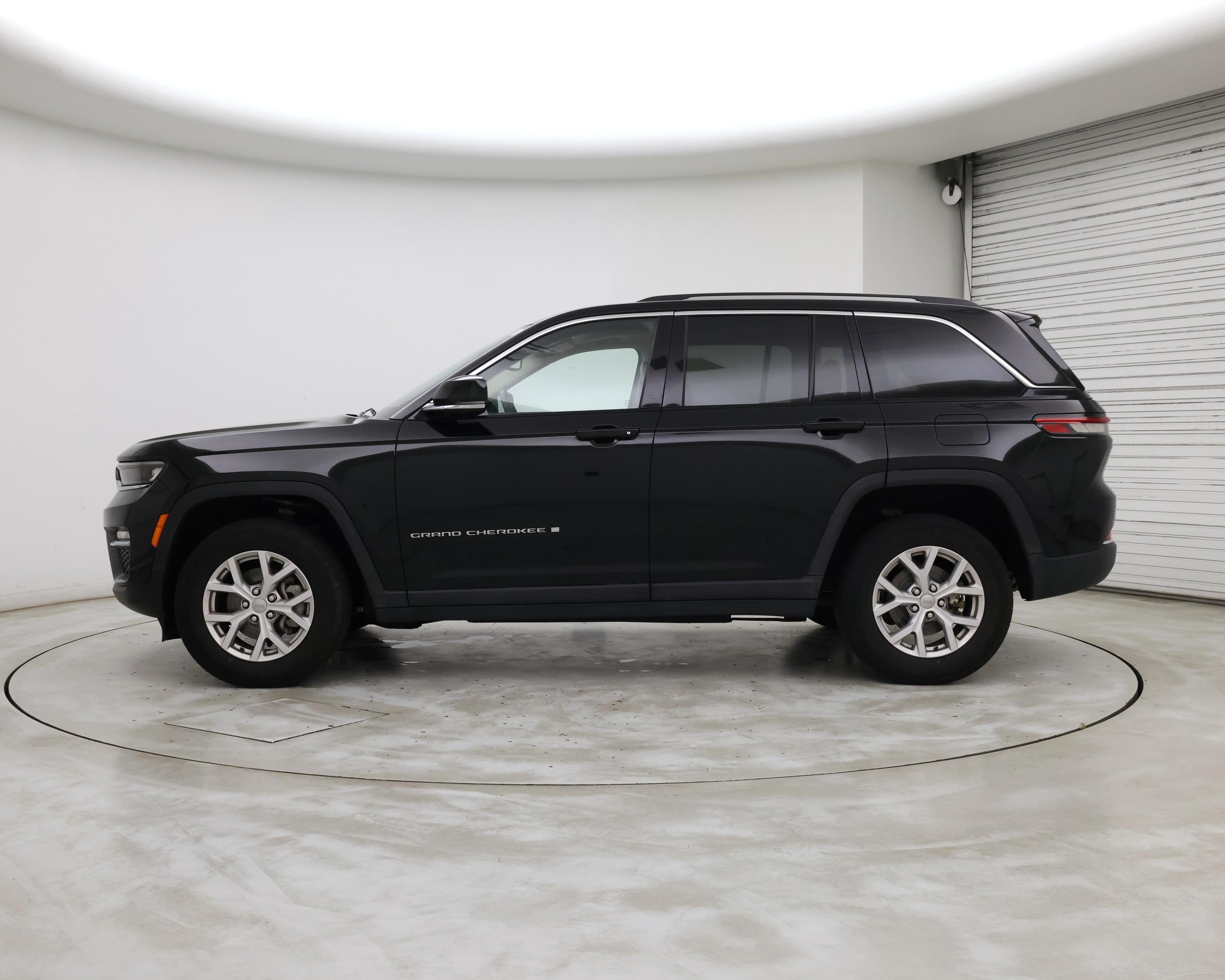 Thumbnail: 2022 Jeep Grand Cherokee - 3