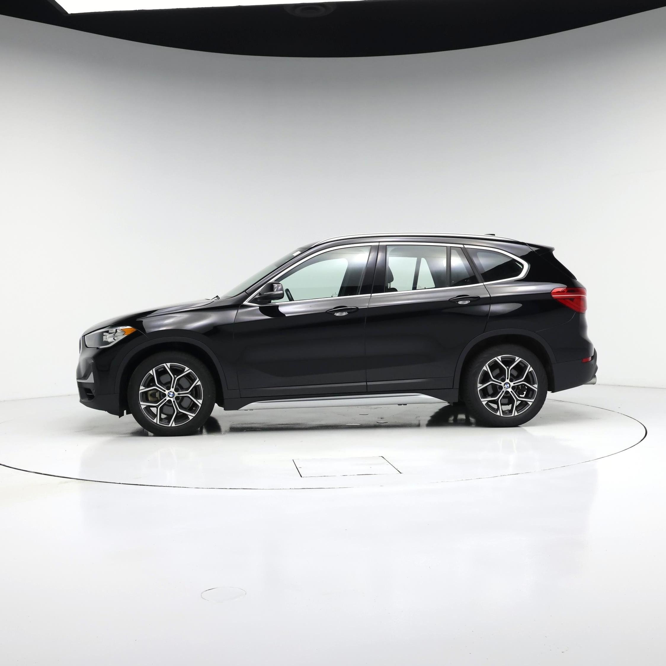 Thumbnail: 2021 BMW X1 - 3