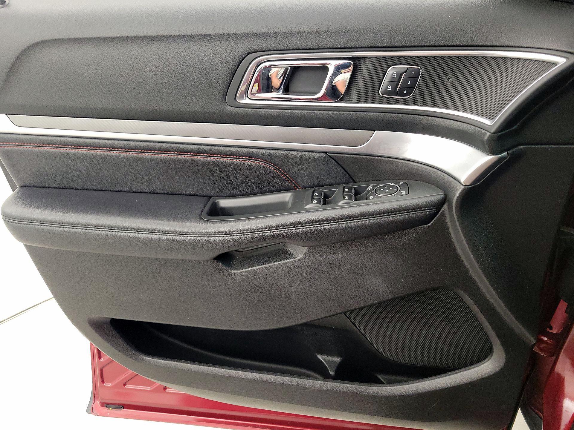 Thumbnail: 2017 Ford Explorer - 12