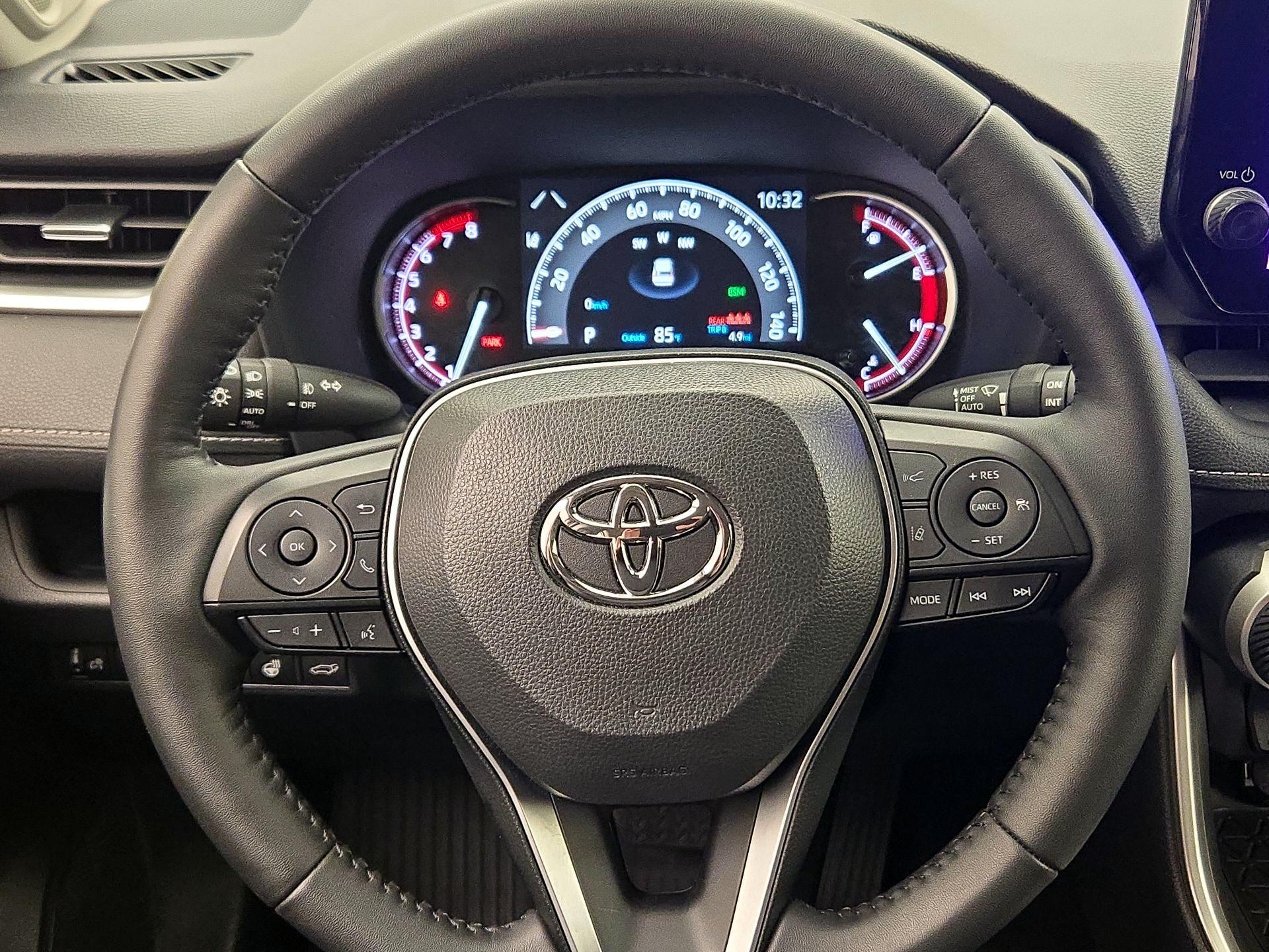 Thumbnail: 2025 Toyota RAV4 - 10