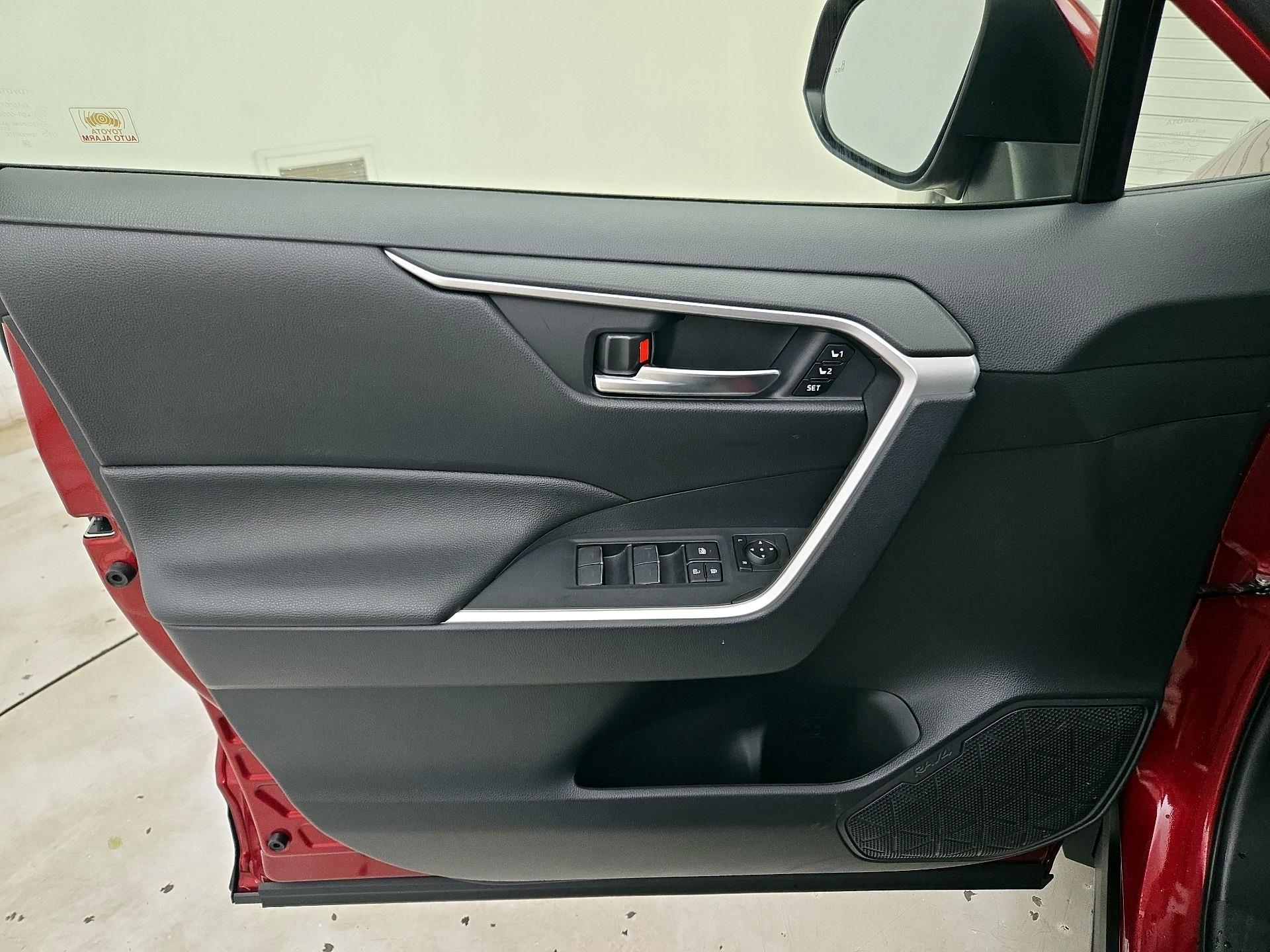 Thumbnail: 2025 Toyota RAV4 - 12