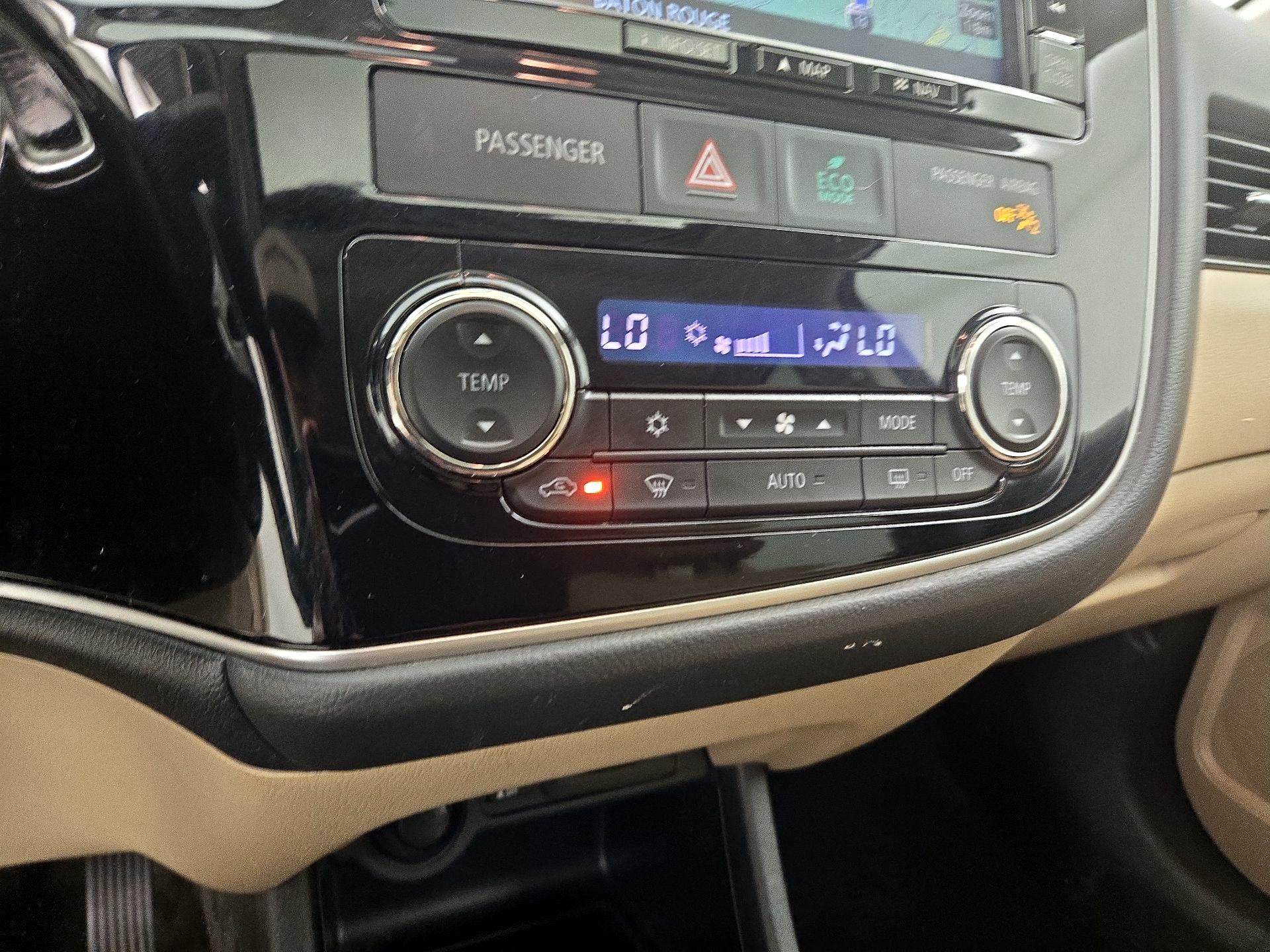 Thumbnail: 2016 Mitsubishi Outlander - 17
