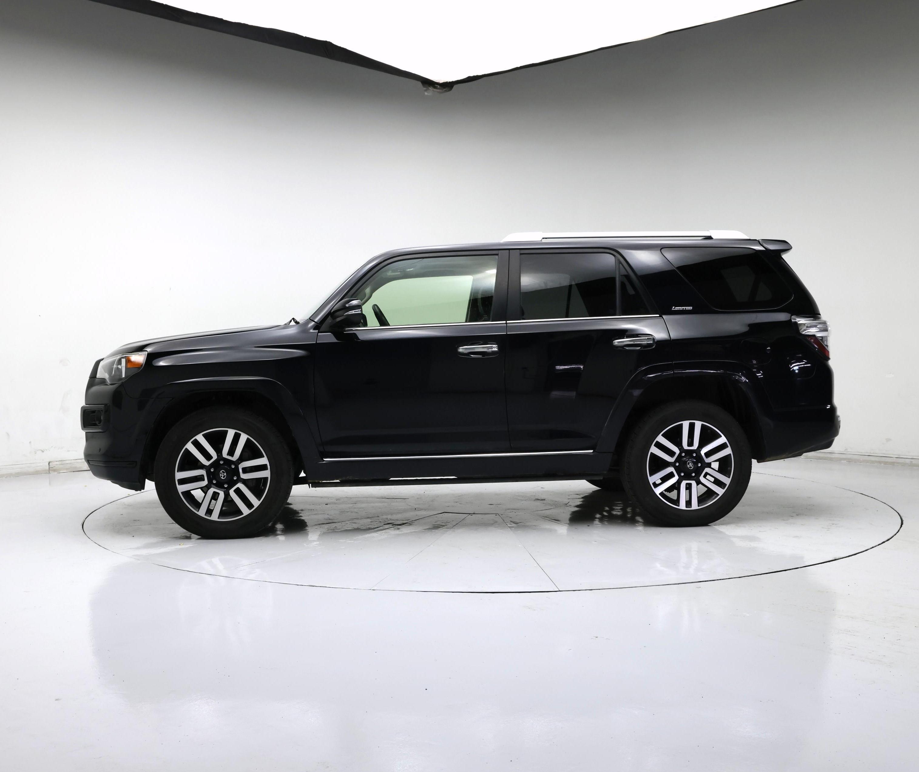 Thumbnail: 2019 Toyota 4Runner - 3