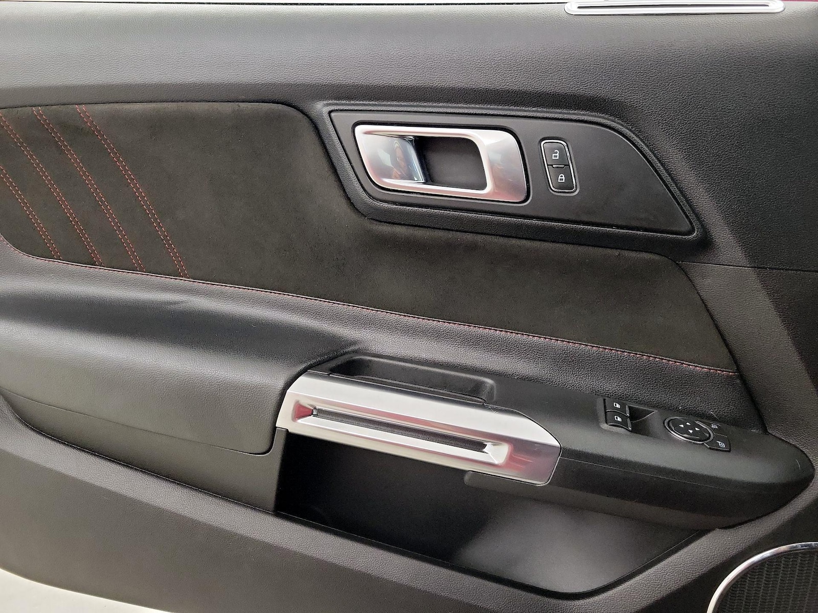 2021 Ford Mustang GT - Photo 13