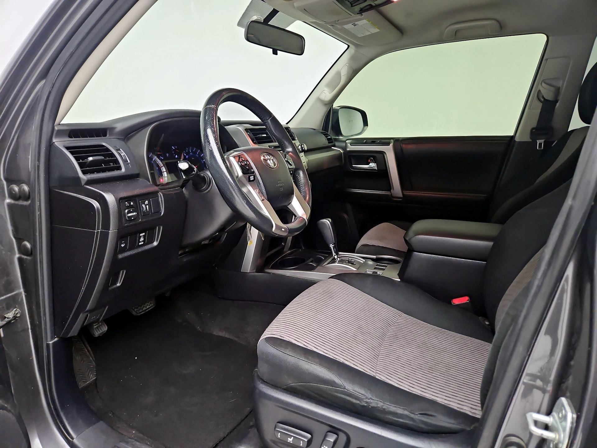 Thumbnail: 2015 Toyota 4Runner - 11