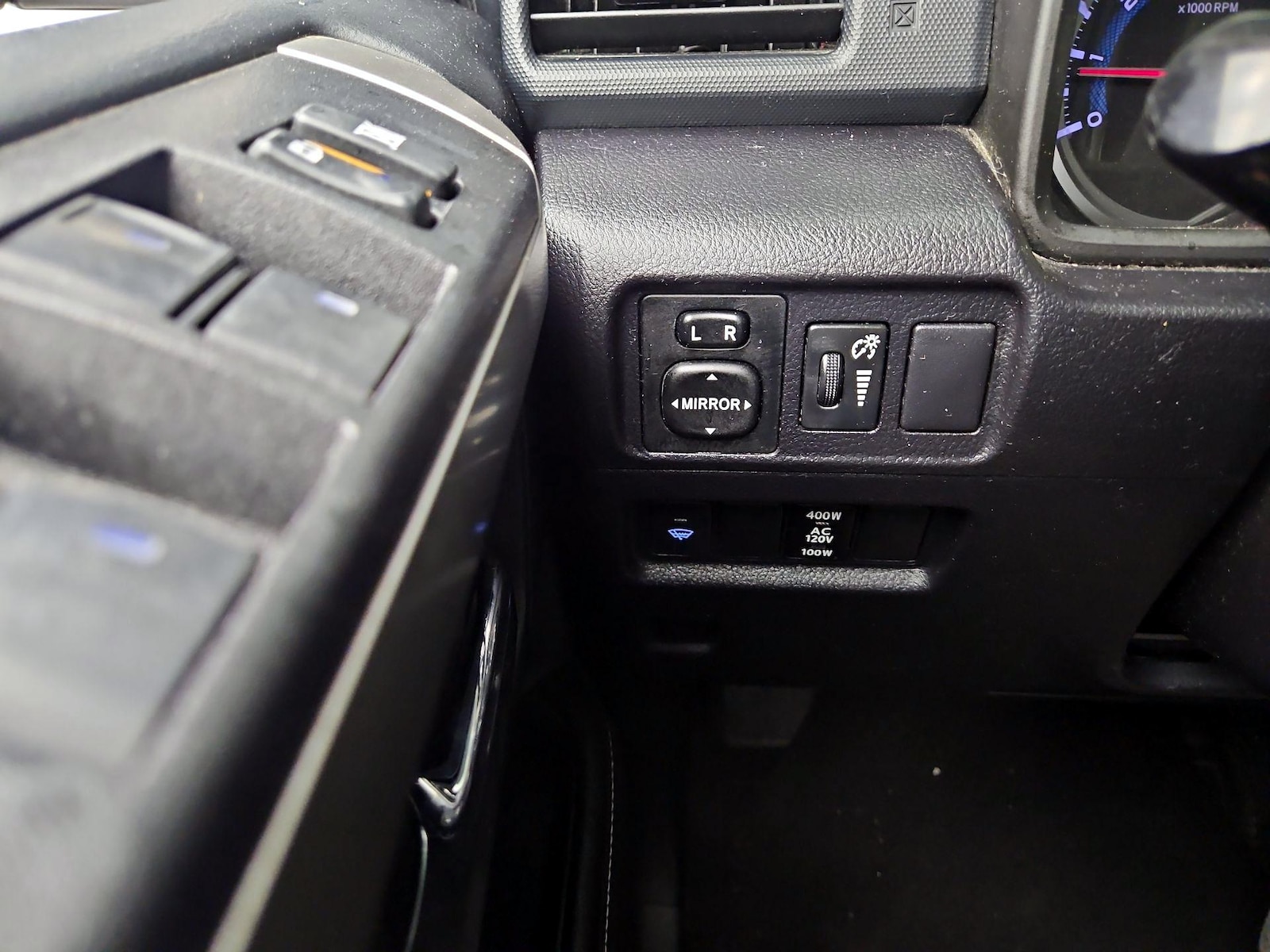 2015 Toyota 4Runner SR5 - Photo 14