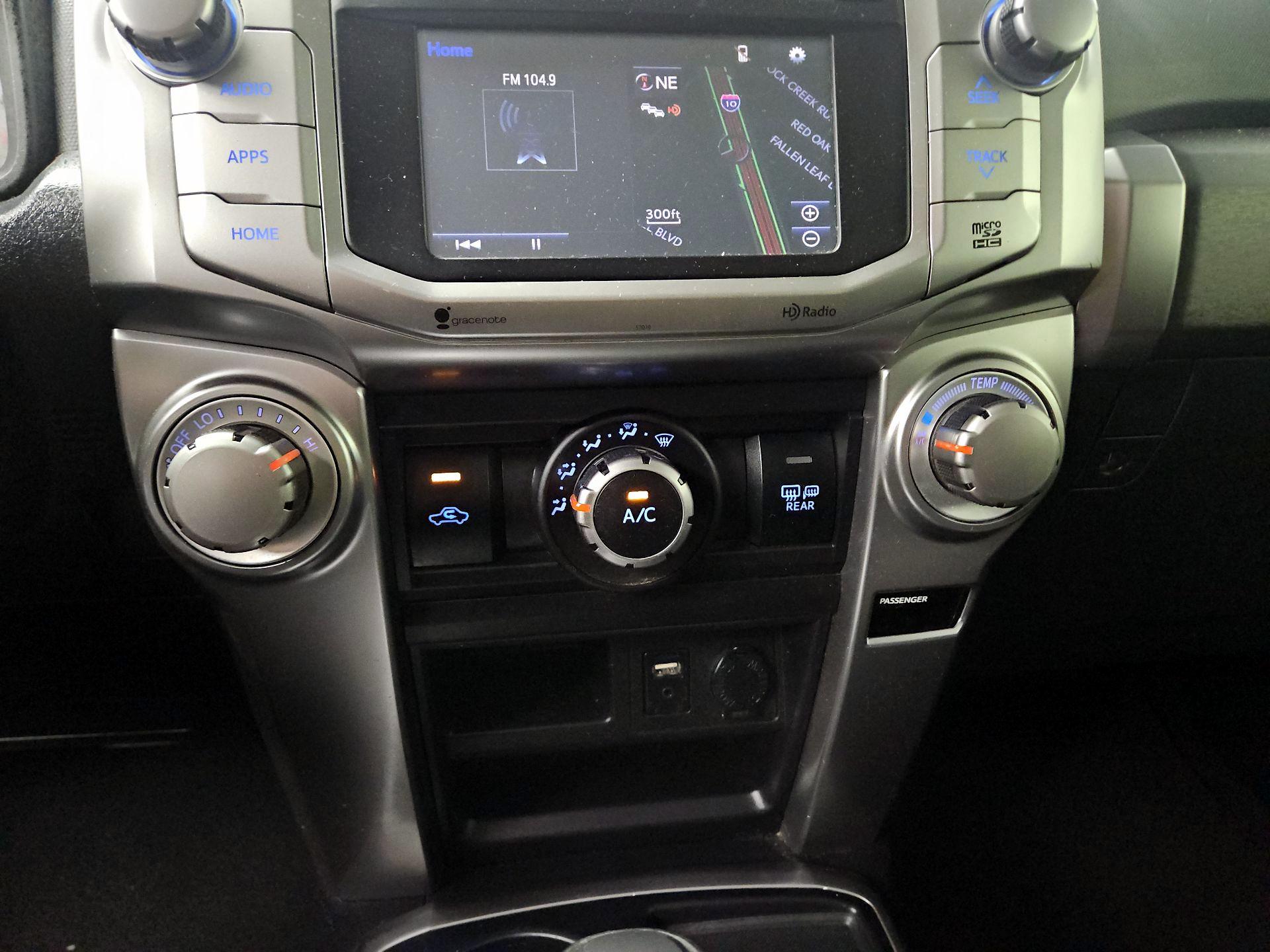 Thumbnail: 2015 Toyota 4Runner - 17