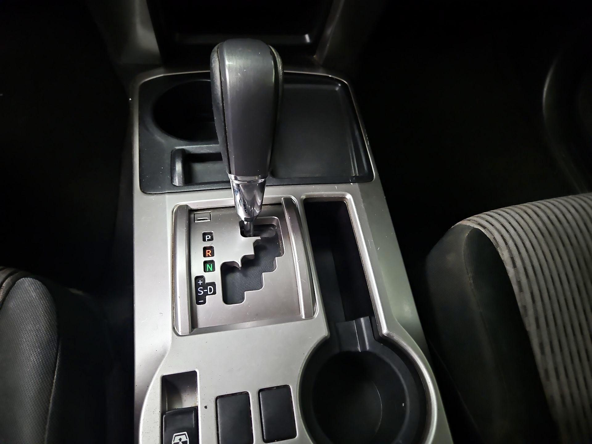 Thumbnail: 2015 Toyota 4Runner - 18